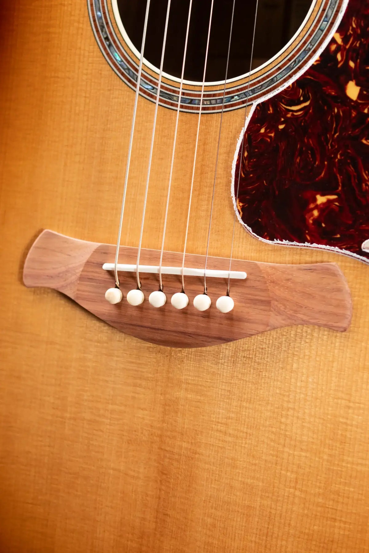 Taylor Gold Label 814e SB Super Auditorium Acoustic/Electric Guitar - Sunburst with Hardshell Case - Demo
