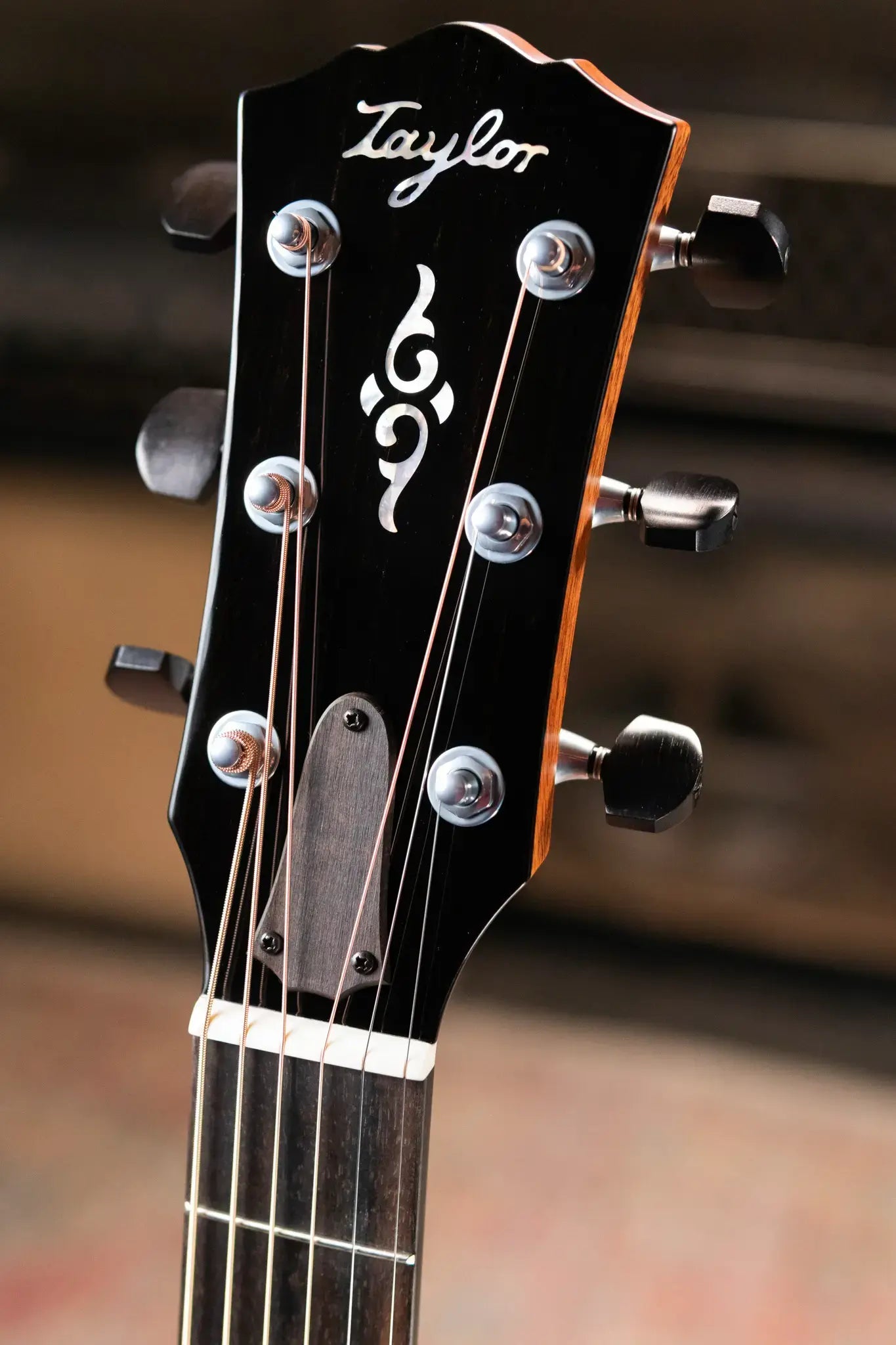 Taylor Gold Label 814e Super Auditorium Acoustic/Electric Guitar - Natural with Hardshell Case