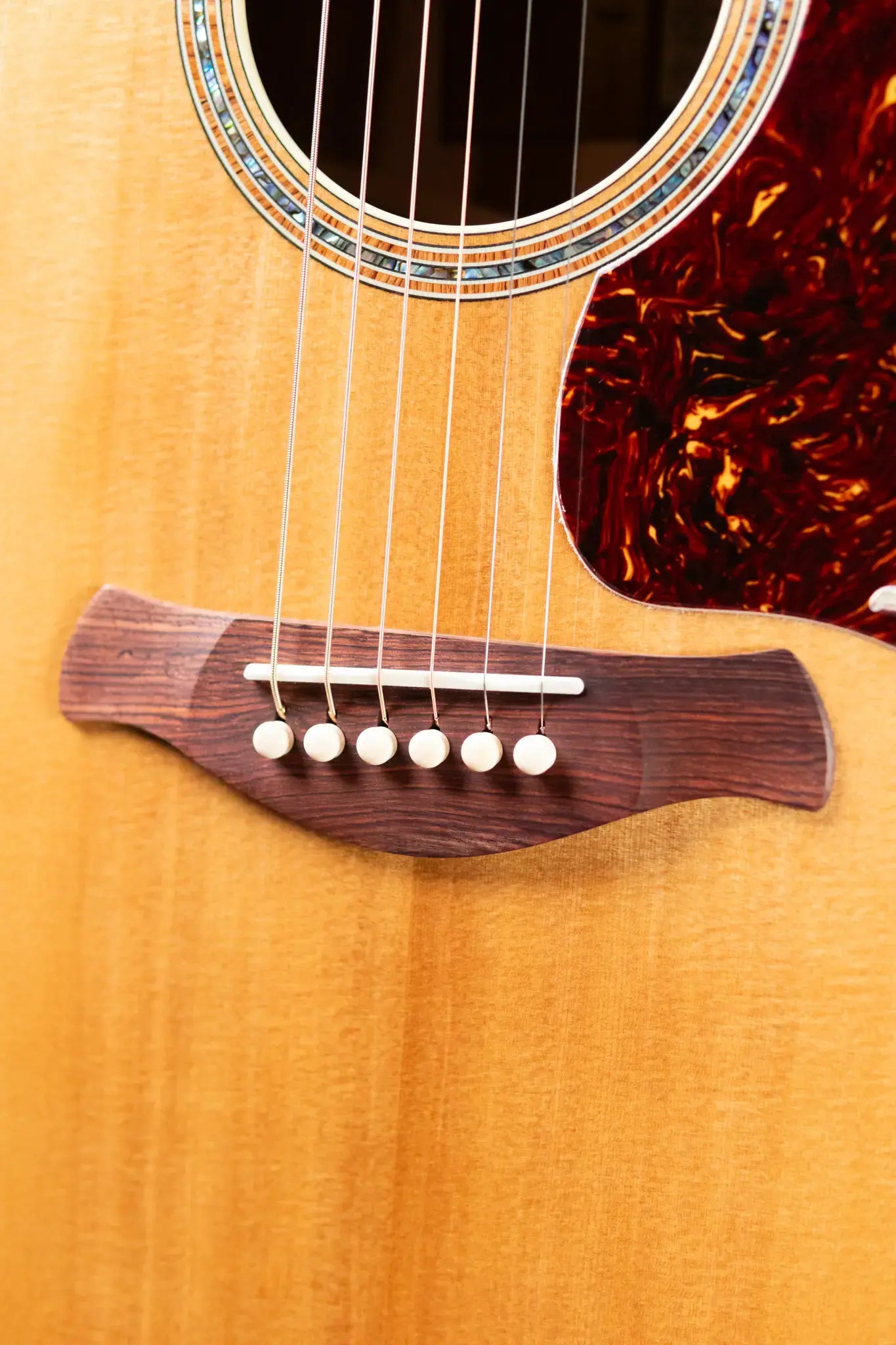 Taylor Gold Label 814e Super Auditorium Acoustic/Electric Guitar - Natural with Hardshell Case