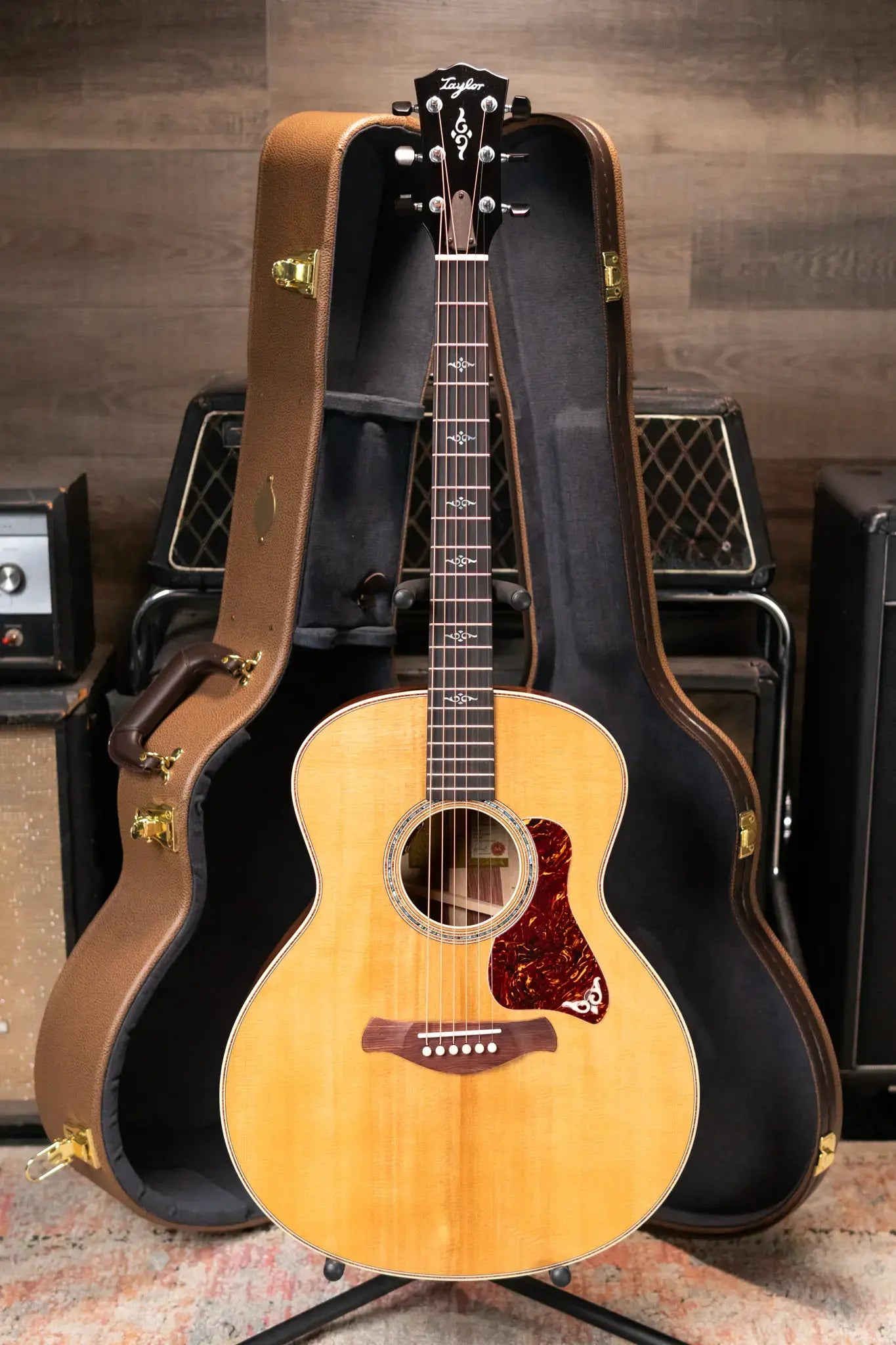 Taylor Gold Label 814e Super Auditorium Acoustic/Electric Guitar - Natural with Hardshell Case