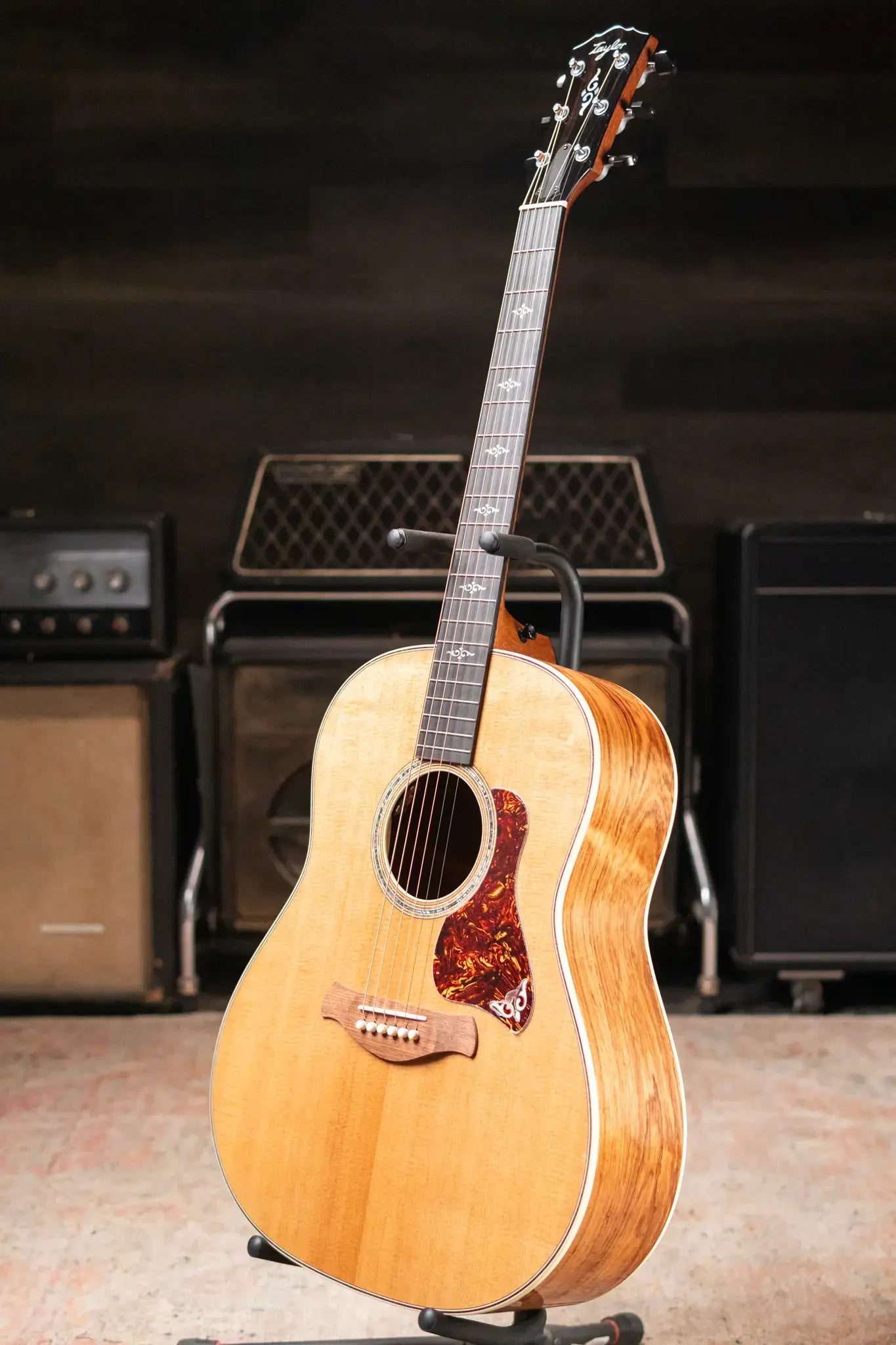 Taylor Gold Label 817e Grand Pacific Acoustic/Electric Guitar - Natural with Hardshell Case