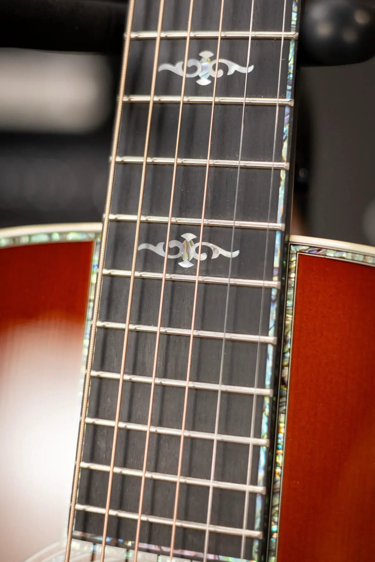 Taylor Gold Label 914e SB Super Auditorium Acoustic/Electric Guitar - Sunburst with Hardshell Case - Demo