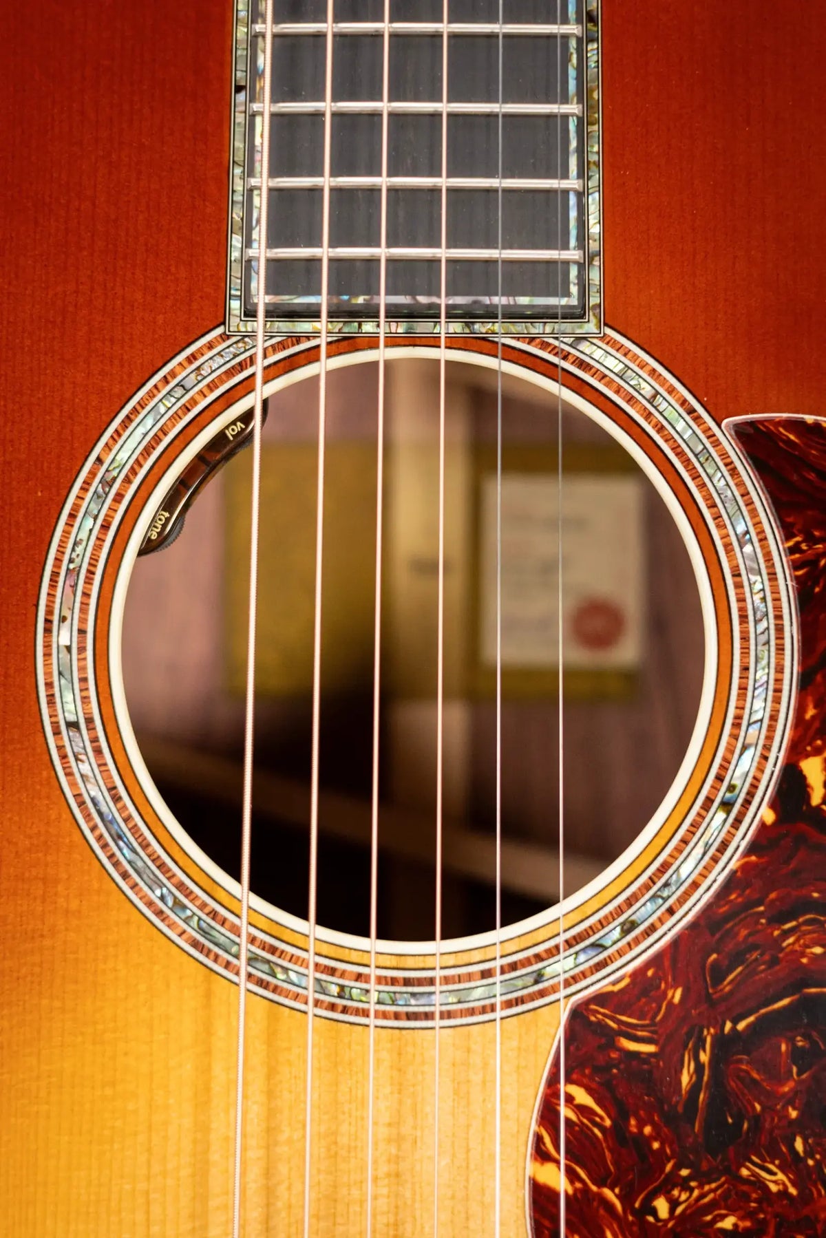 Taylor Gold Label 914e SB Super Auditorium Acoustic/Electric Guitar - Sunburst with Hardshell Case - Demo