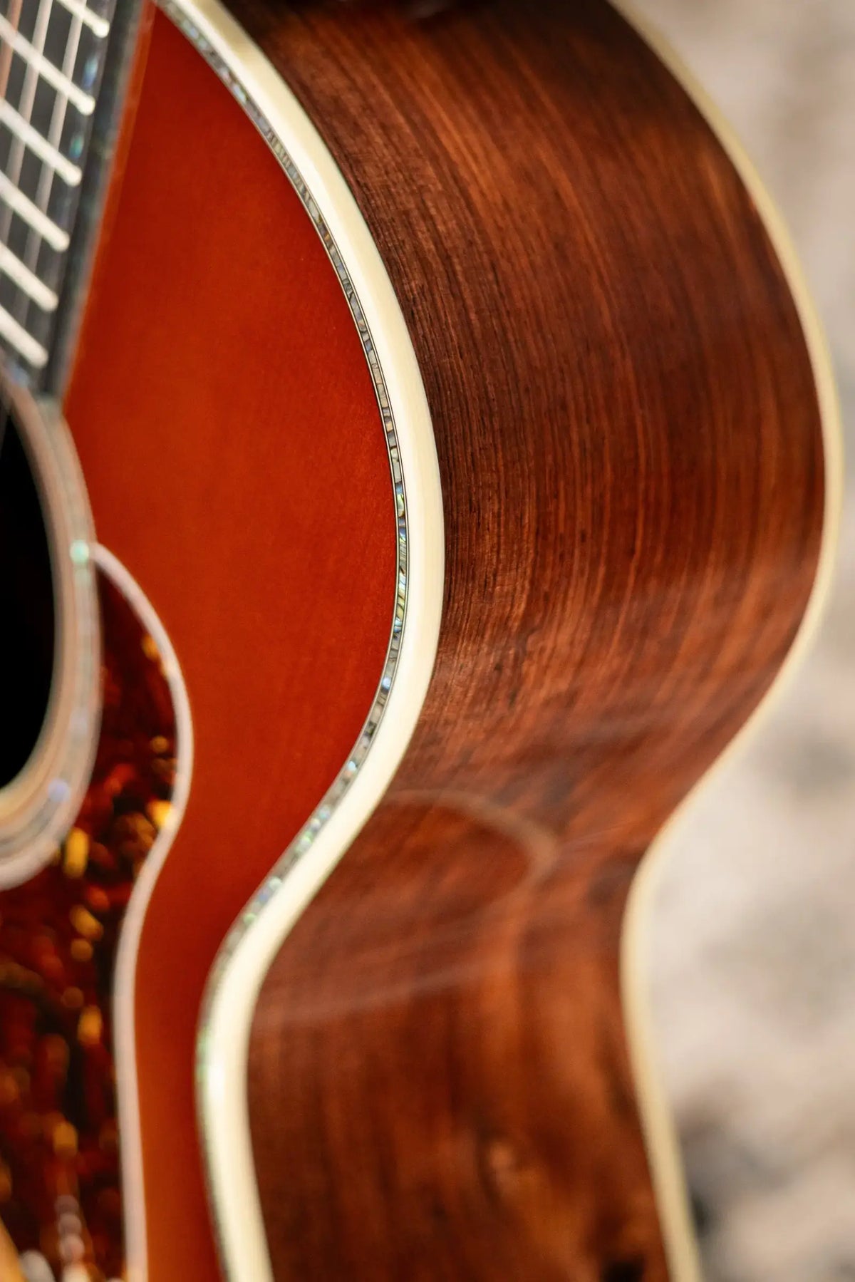 Taylor Gold Label 914e SB Super Auditorium Acoustic/Electric Guitar - Sunburst with Hardshell Case - Demo