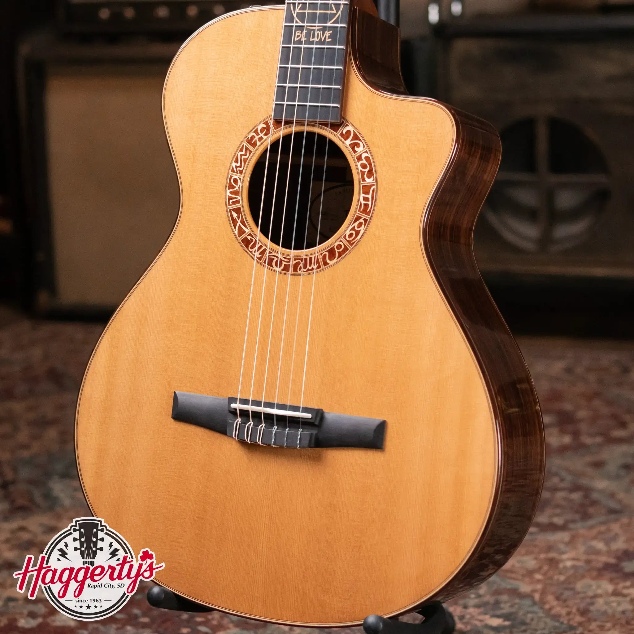 Taylor Jason Mraz Signature Grand Concert Nylon Acoustic/Electric with Deluxe Hardshell Case - Floor Model Demo