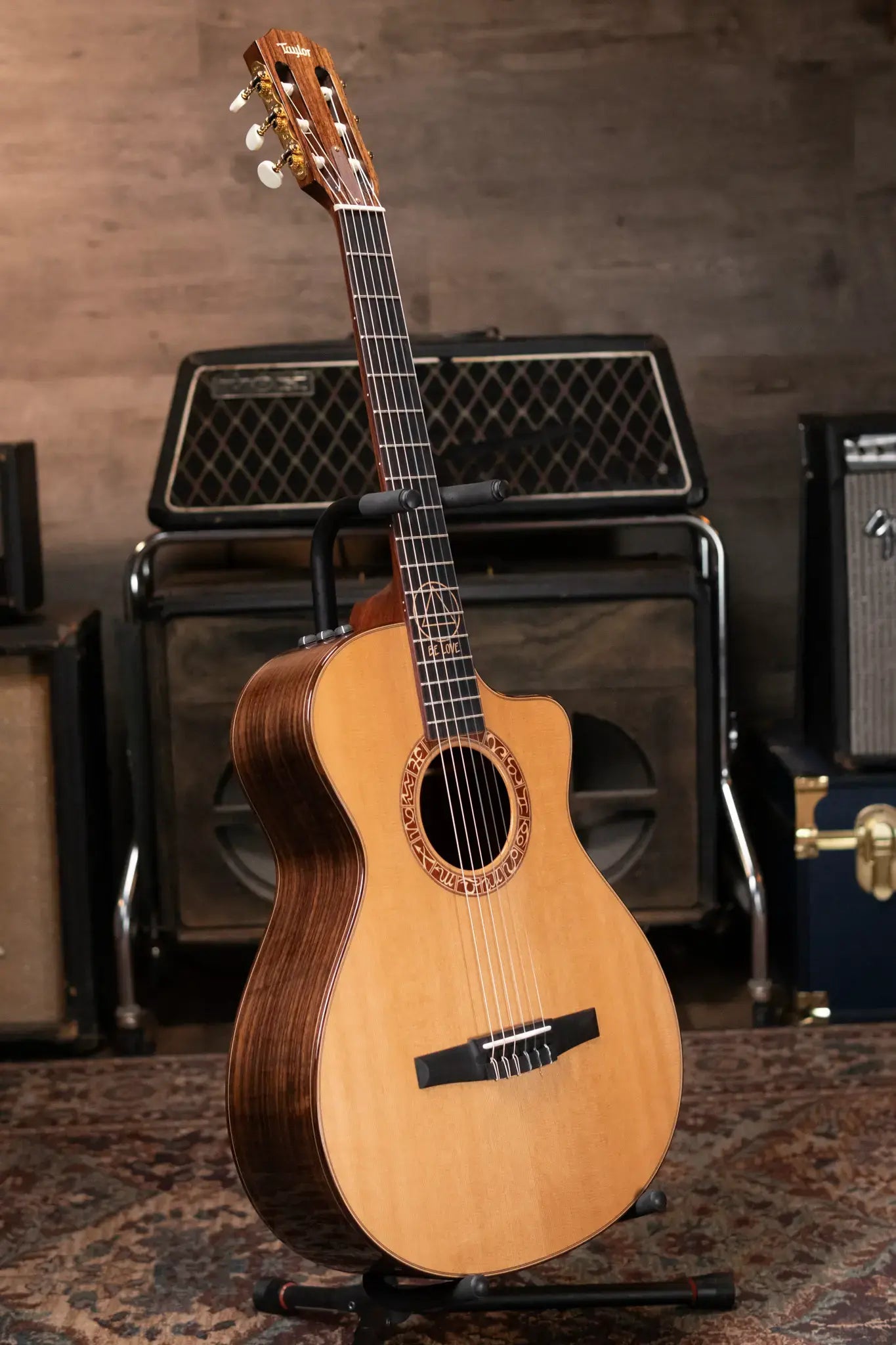 Taylor Jason Mraz Signature Grand Concert Nylon Acoustic/Electric with Deluxe Hardshell Case - Floor Model Demo