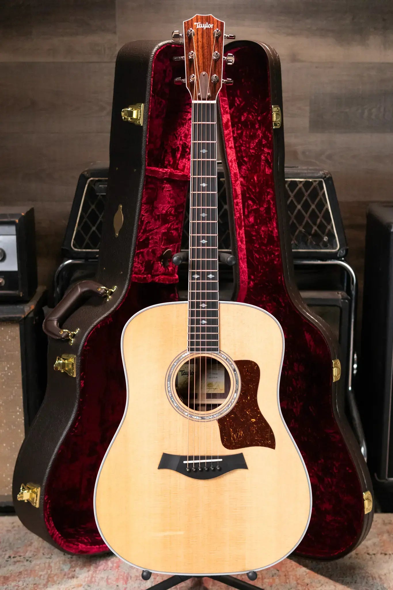 Taylor Legacy 810e Dreadnought Acoustic/Electric Guitar with Hardshell Case