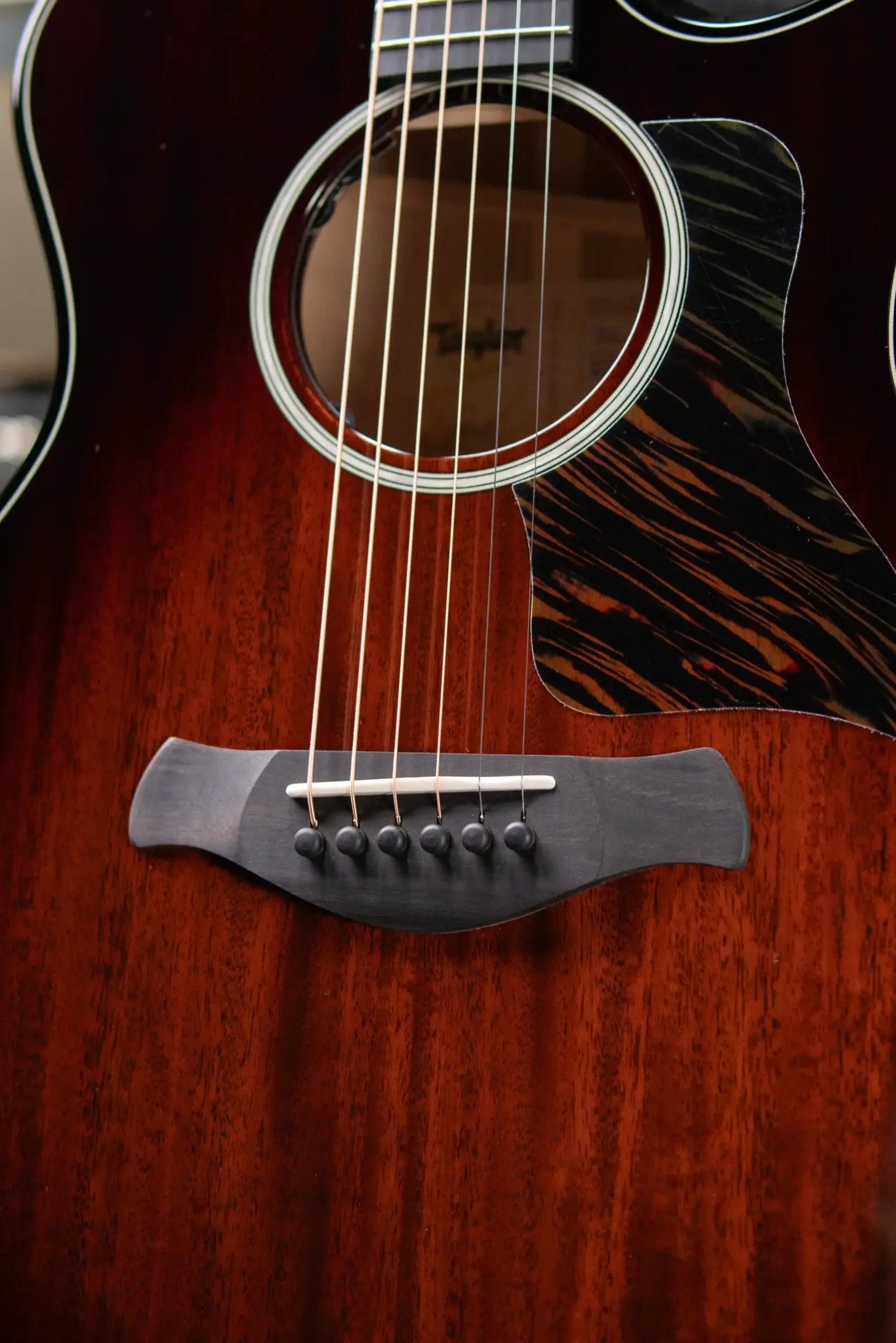 Taylor Next Generation Builder's Edition 524ce Grand Auditorium Acoustic/Electric Guitar with Hardshell Case