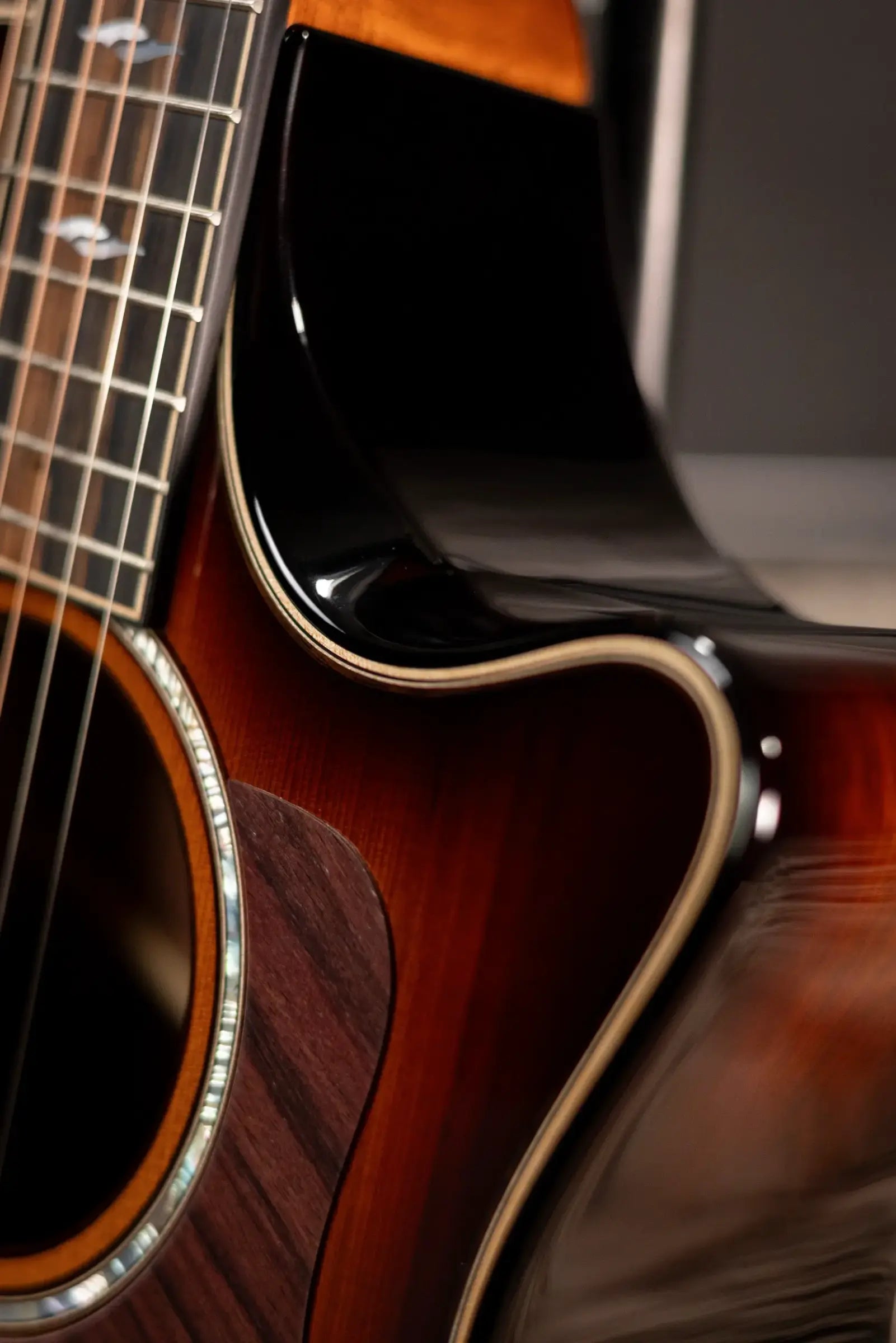 Taylor Next Generation Builder's Edition 814ce Grand Auditorium Acoustic/Electric Guitar - Redwood/Honduran Rosewood with Hardshell Case