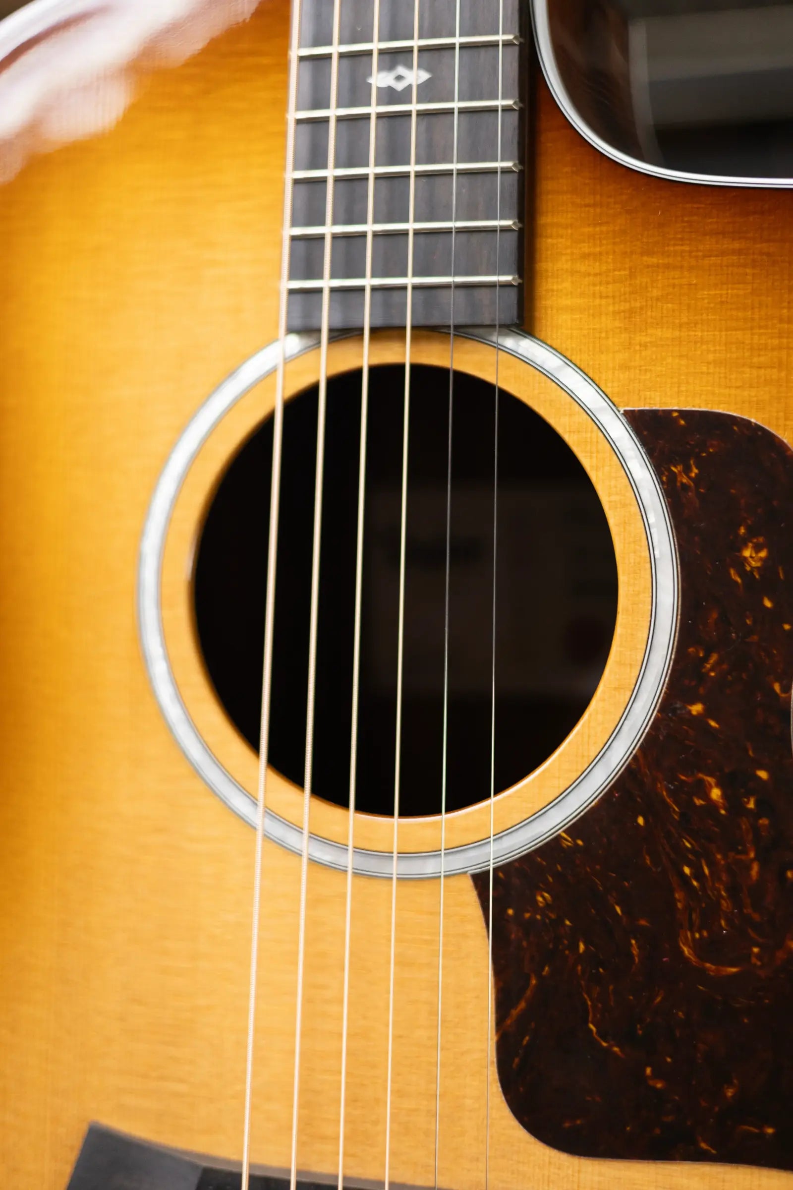 Taylor Sunset Blvd 214ce DLX Grand Auditorium Acoustic/Electric Guitar - Shaded Edge Burst with Hardshell Case - Factory Demo