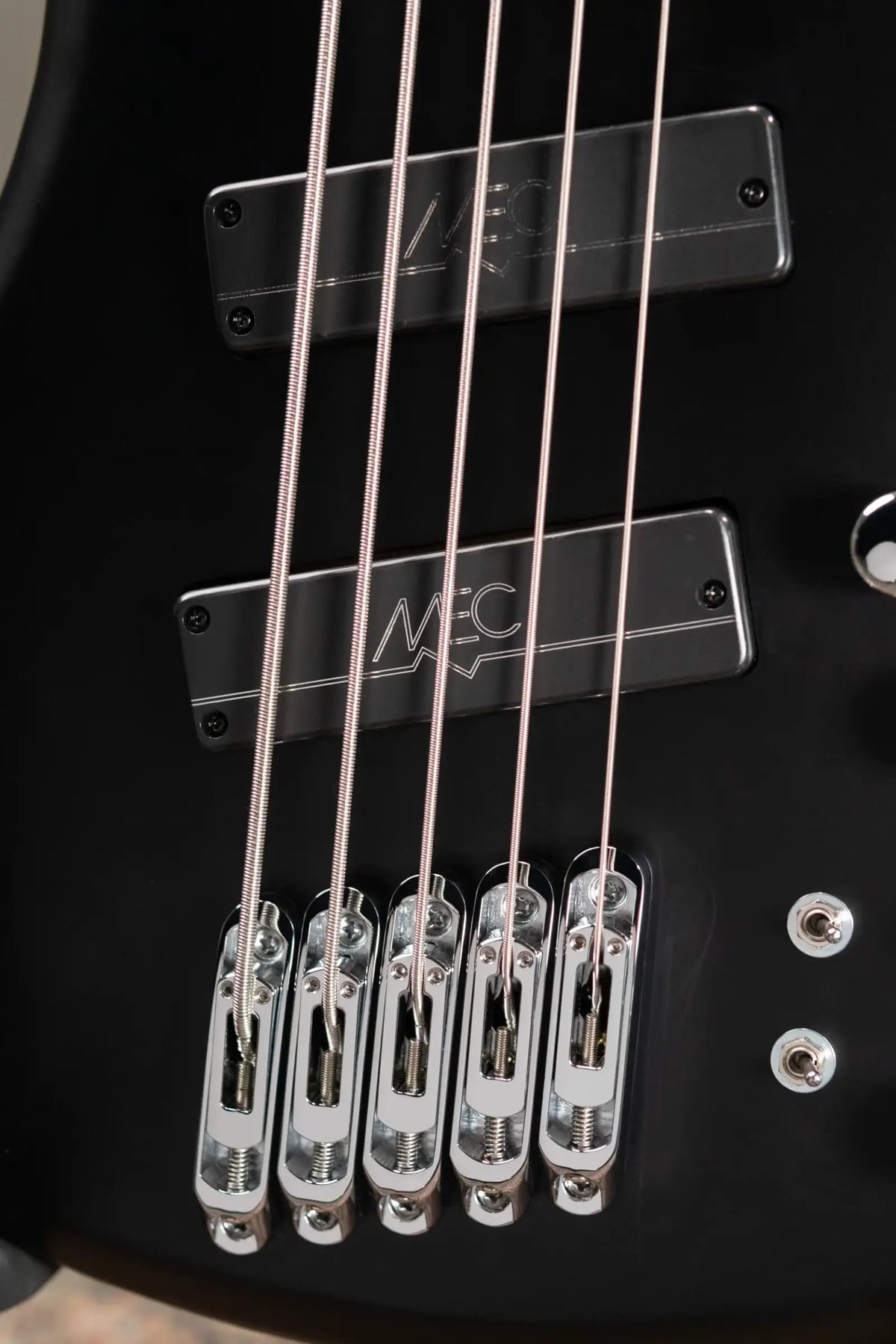 Warwick RockBass Corvette Multi-Scale 5-String - Solid Black Satin with Gig Bag