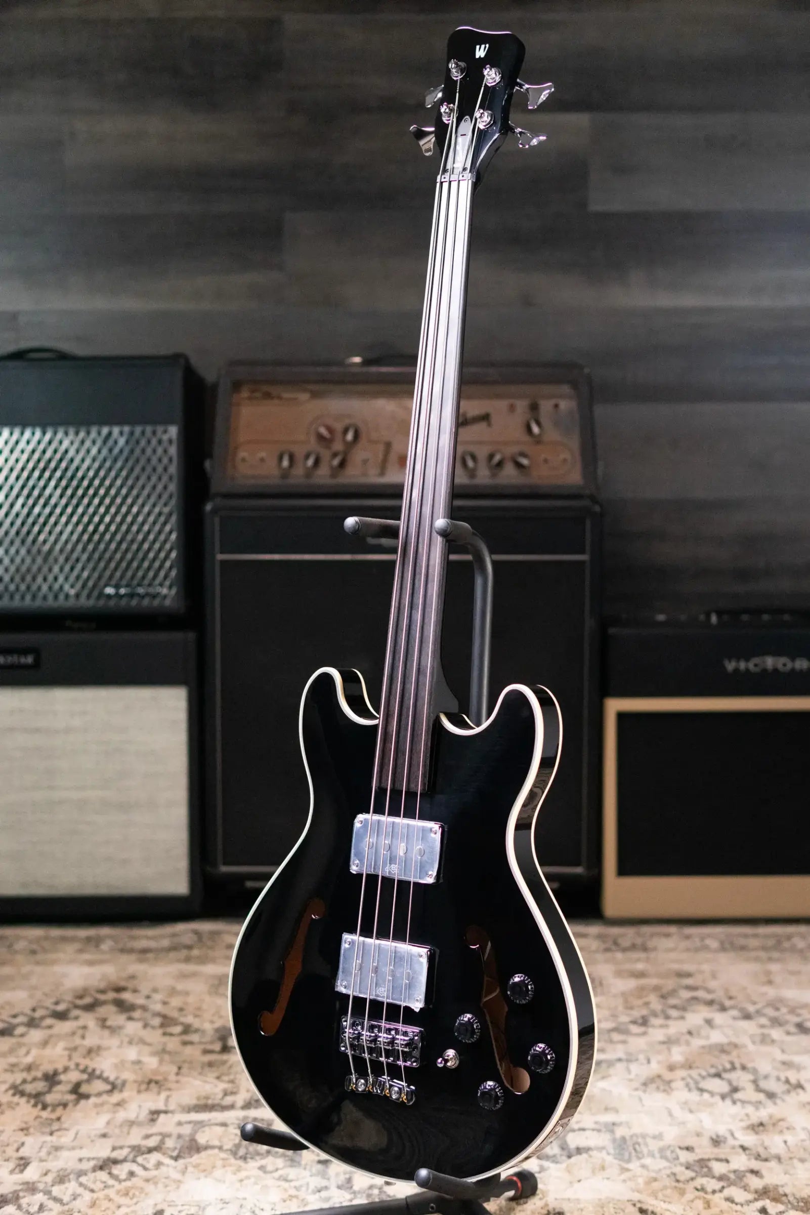 Warwick RockBass Fretless 4-String Star Bass - Solid Black High Polish with Gig Bag