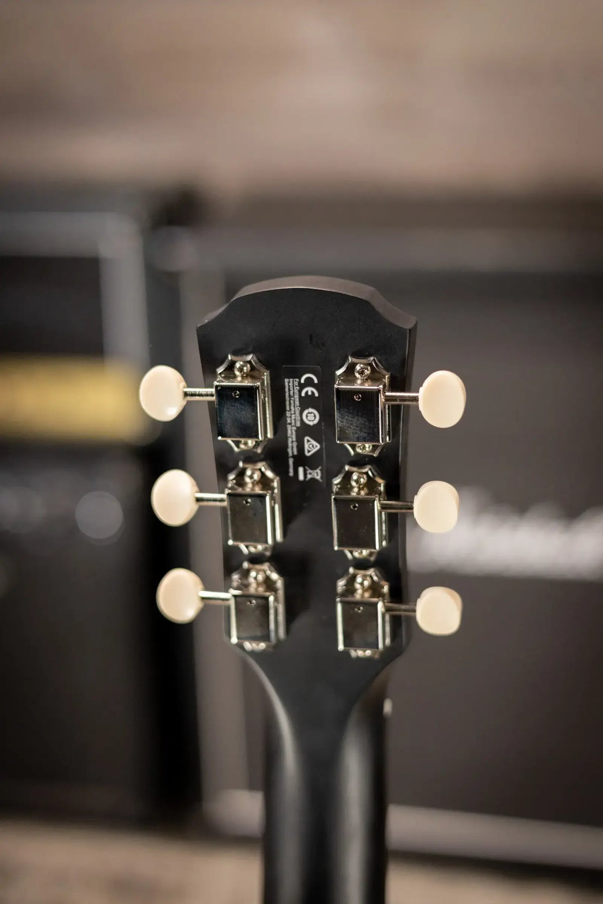 Yamaha APXT2 3/4-Size Thin-Line Cutaway Acoustic/Electric Guitar - Black with Gig Bag