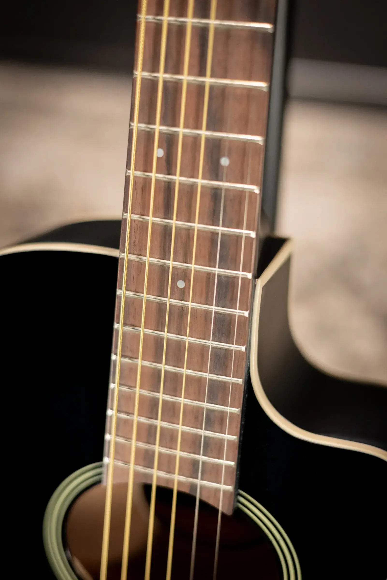 Yamaha APXT2 3/4-Size Thin-Line Cutaway Acoustic/Electric Guitar - Black with Gig Bag