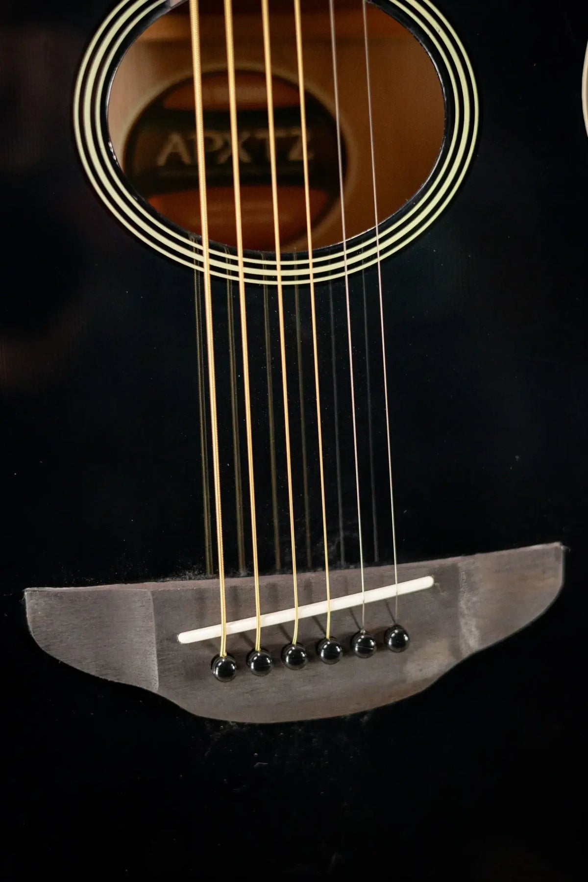 Yamaha APXT2 3/4-Size Thin-Line Cutaway Acoustic/Electric Guitar - Black with Gig Bag