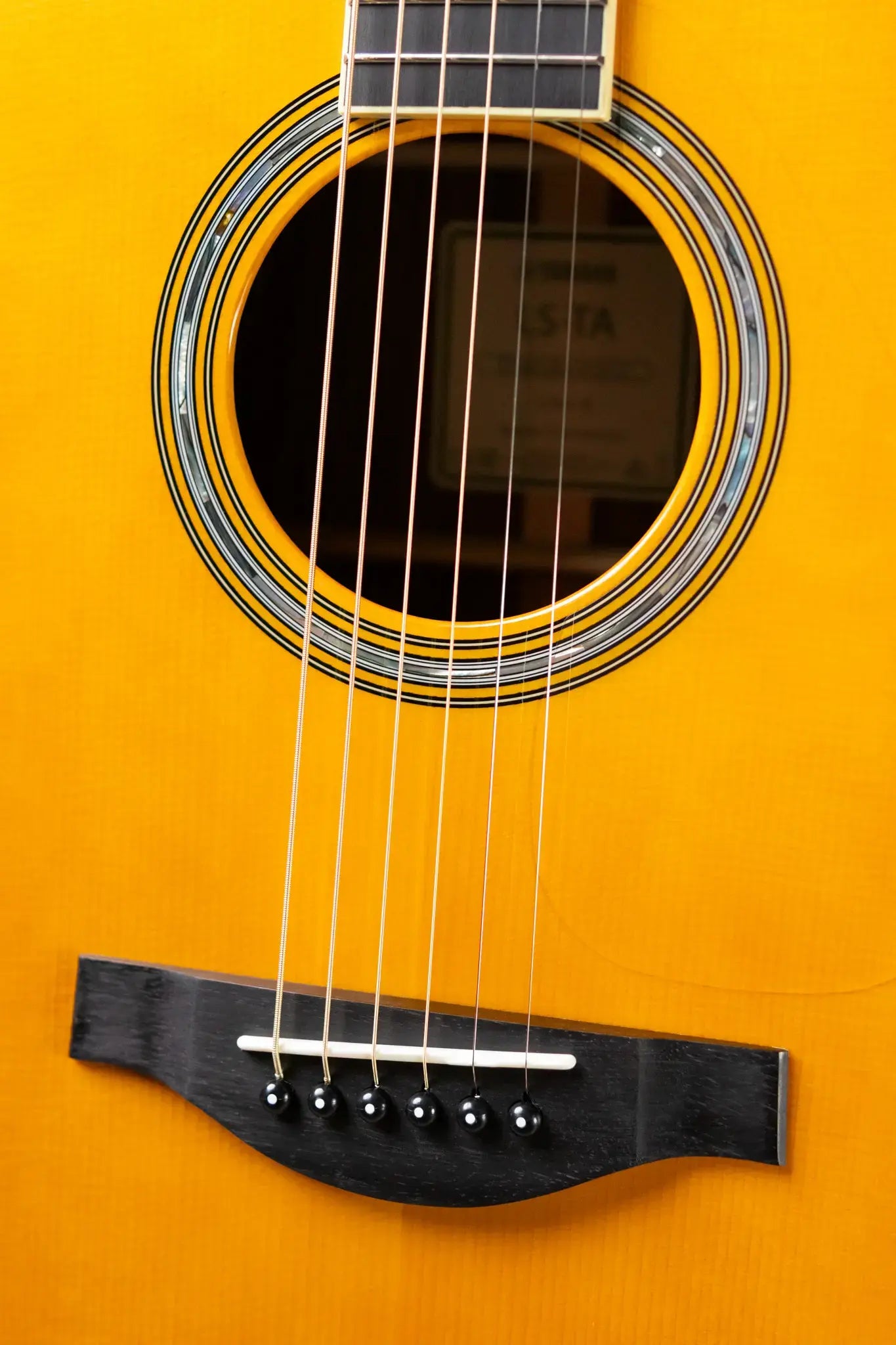 Yamaha LS-TA TransAcoustic/Electric Guitar - Vintage Tint with Gig Bag