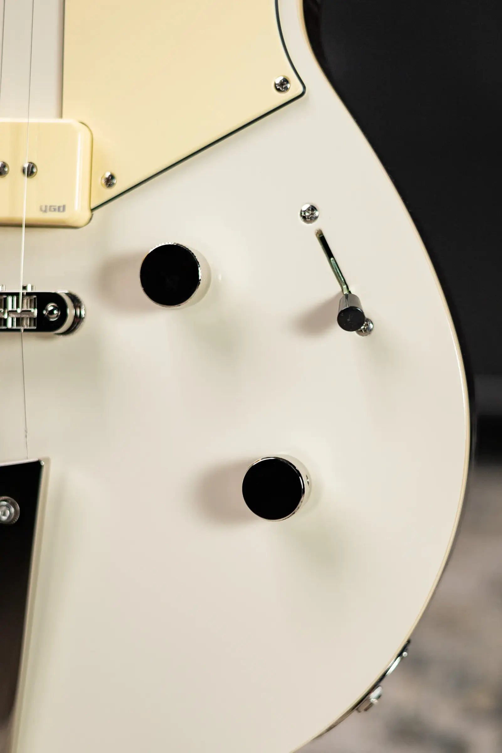 Yamaha Revstar RSS02T P-90 Electric Guitar - Vintage White with Gig Bag