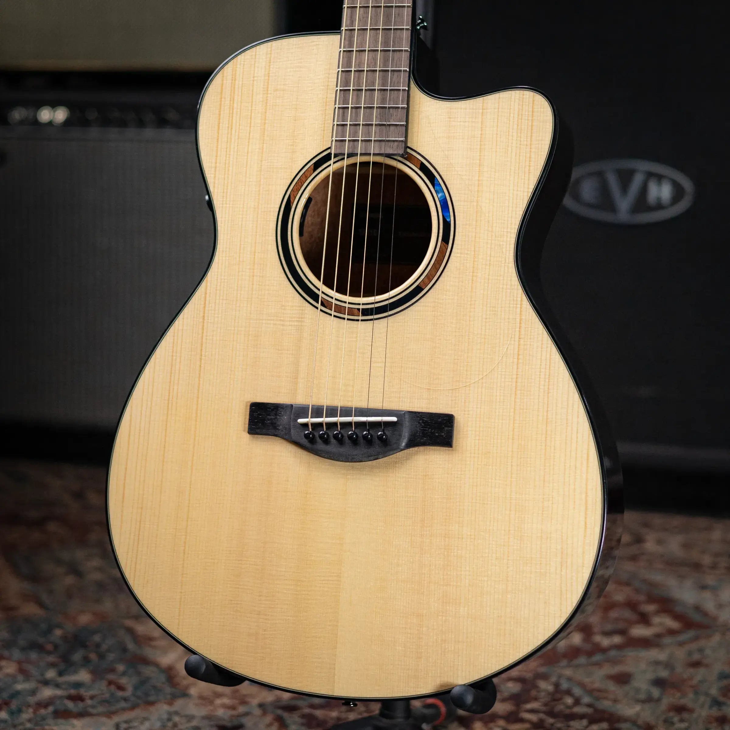 Yamaha TAS1 C Concert Cutaway Acoustic/Electric Guitar - Natural with Gig Bag
