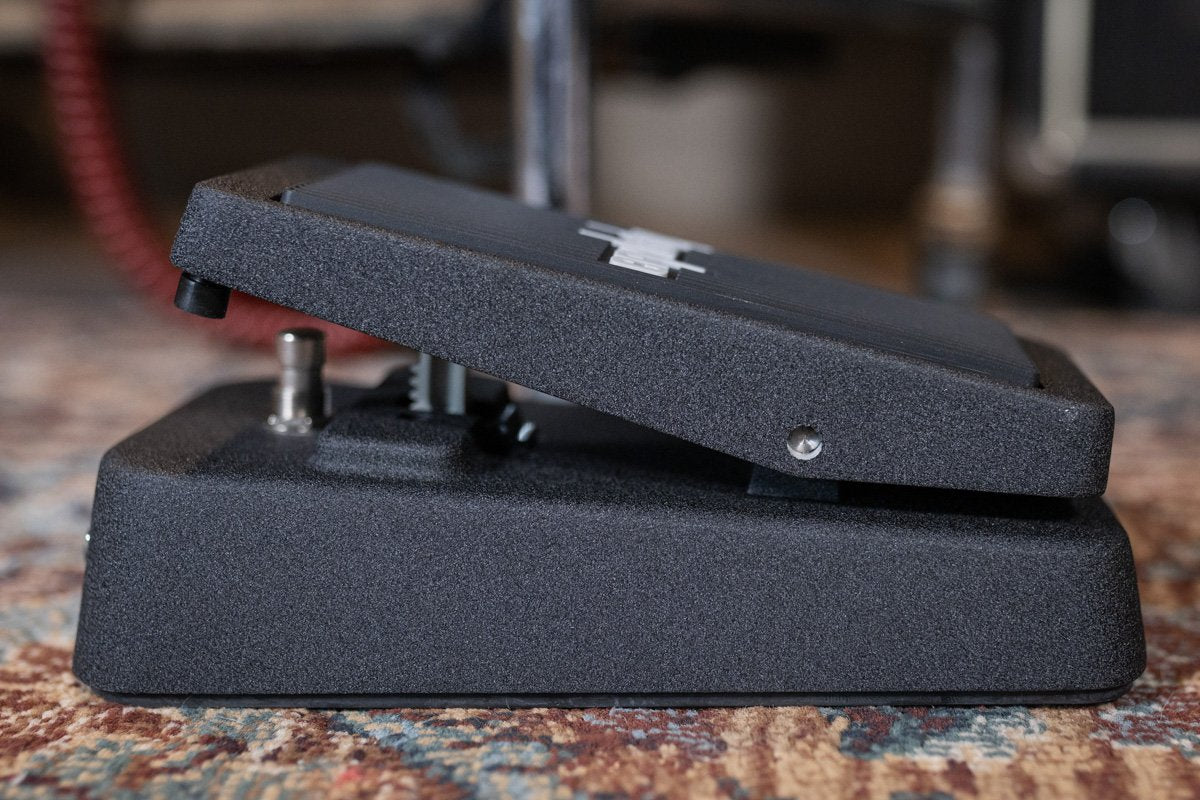 dunlop cbj95 black cry baby junior wah haggertys 3