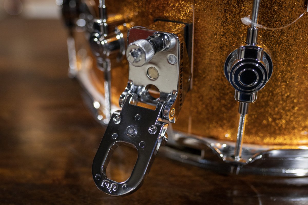 DW DRPF6514SSGS Performance Series 6.5x14 Snare Drum, Gold Sparkle