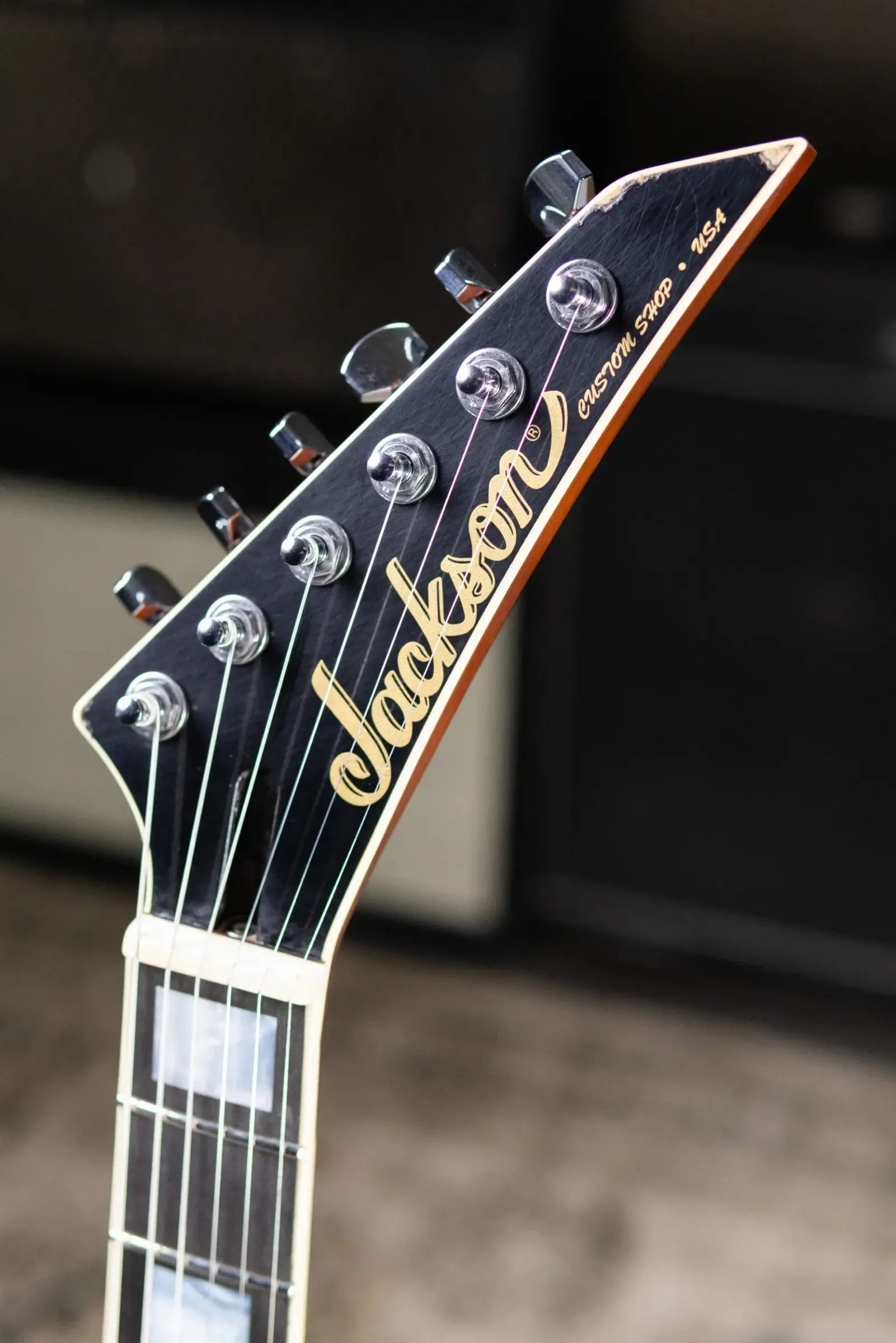 Jackson Custom Shop USA Special Edition Kelly Electric Guitar - Nitro-Relic Tour Gold Top with Hardshell Case