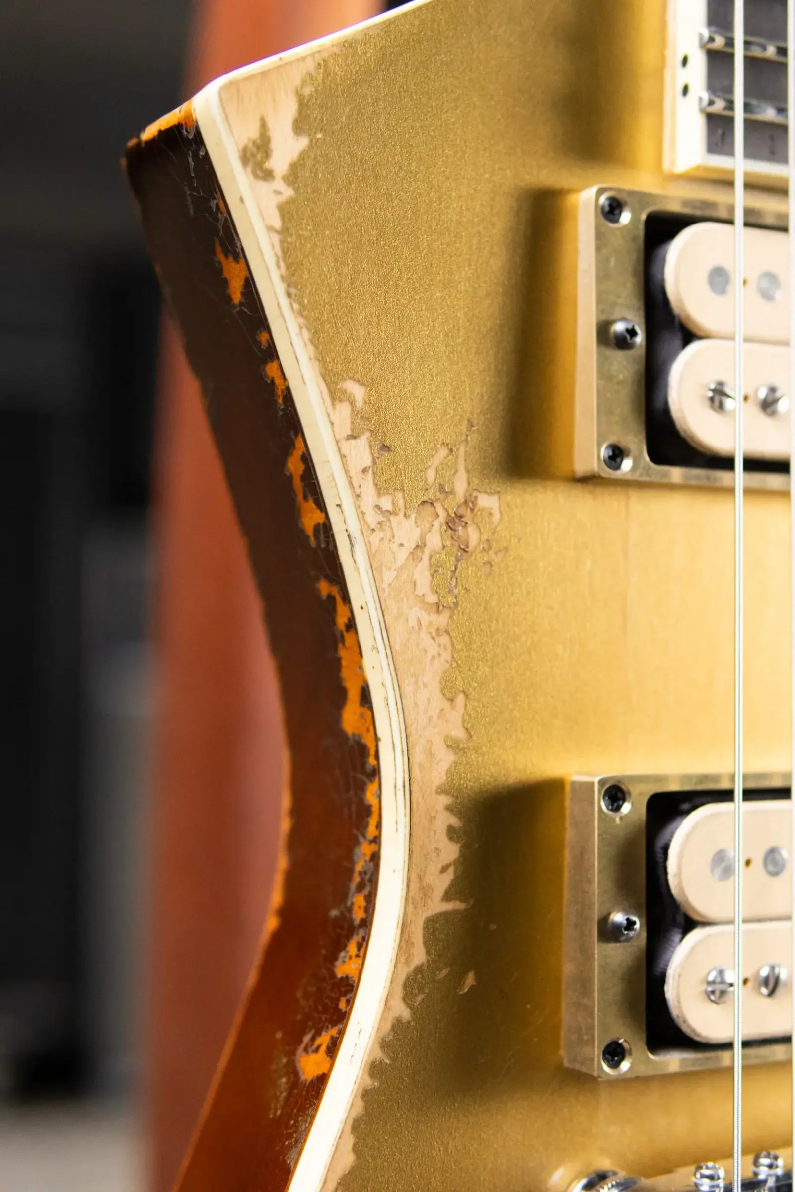 Jackson Custom Shop USA Special Edition Kelly Electric Guitar - Nitro-Relic Tour Gold Top with Hardshell Case