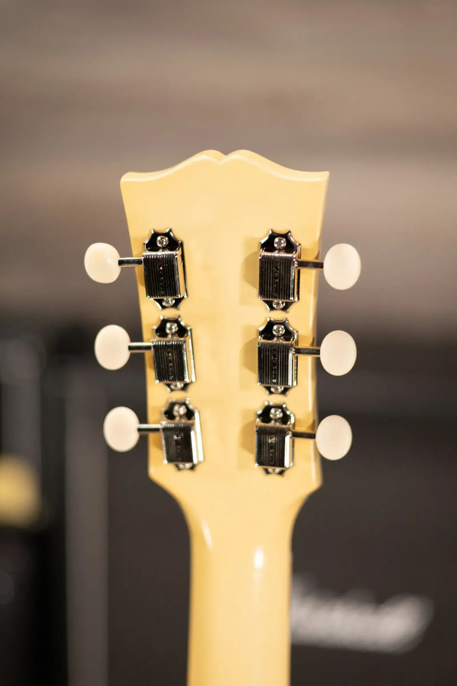 Gibson Custom Shop Limited Edition 1959 ES-330 Bigsby Reissue Hollow Body Electric Guitar - Antique White VOS with Hardshell Case