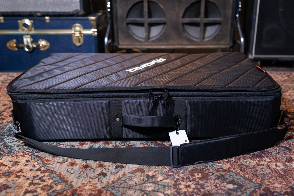 MONO Pedalboard Large Black + Pro Accessory Case 2.0 - Black - Open Box