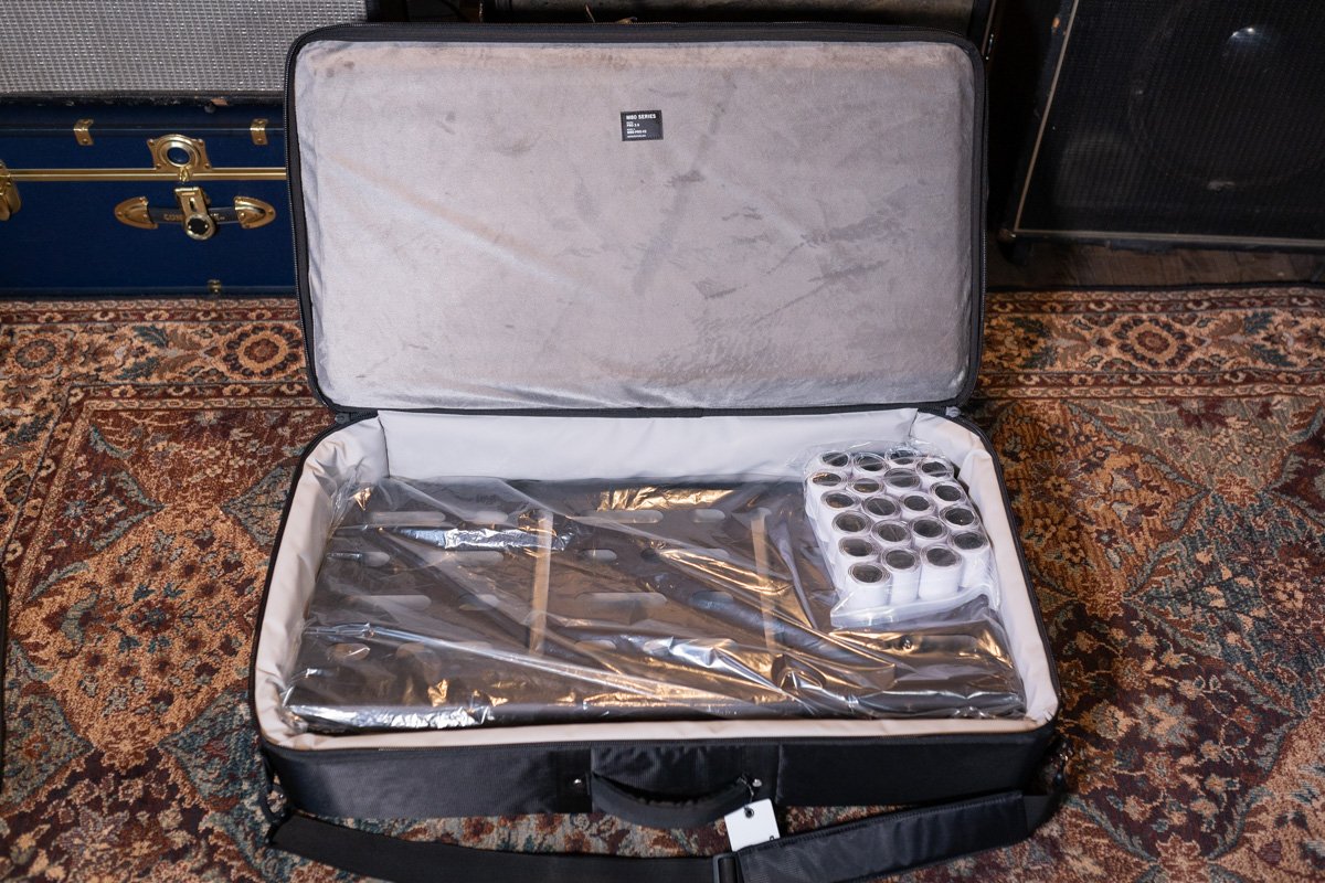 MONO Pedalboard Large Black + Pro Accessory Case 2.0 - Black - Open Box