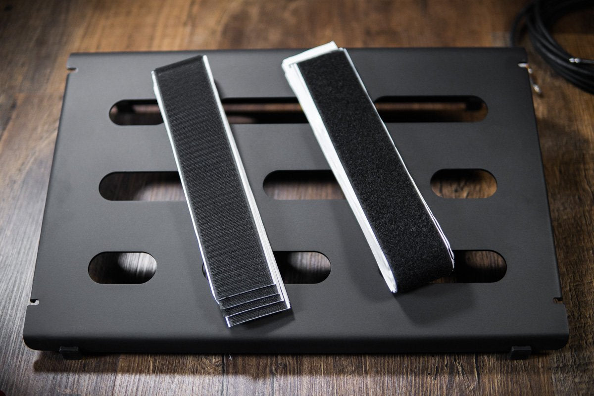 MONO Pedalboard Small Black + Club Accessory Case 2.0 Black