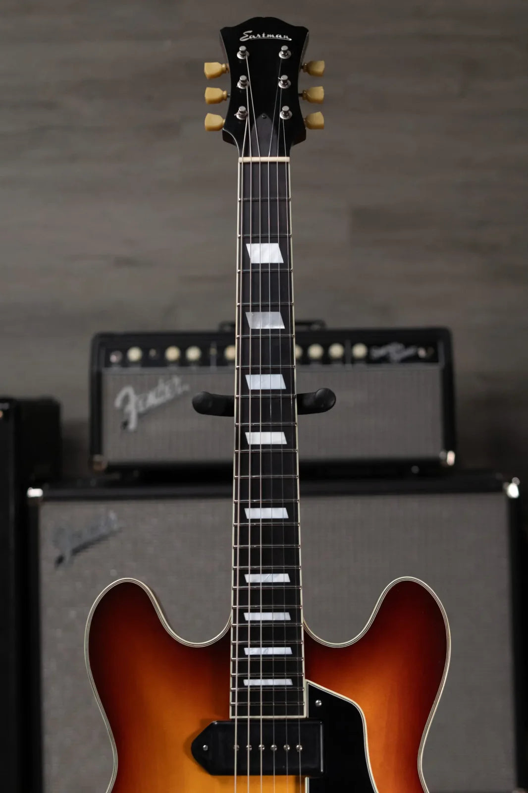 Eastman T64/V-GB Antique Goldburst with Bigsby and Hardshell Case