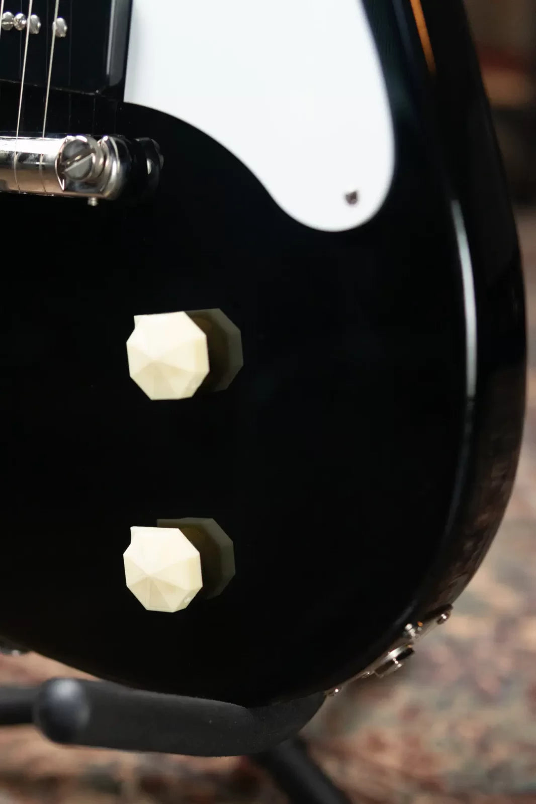 Epiphone USA Coronet - Ebony with a Hardshell Case