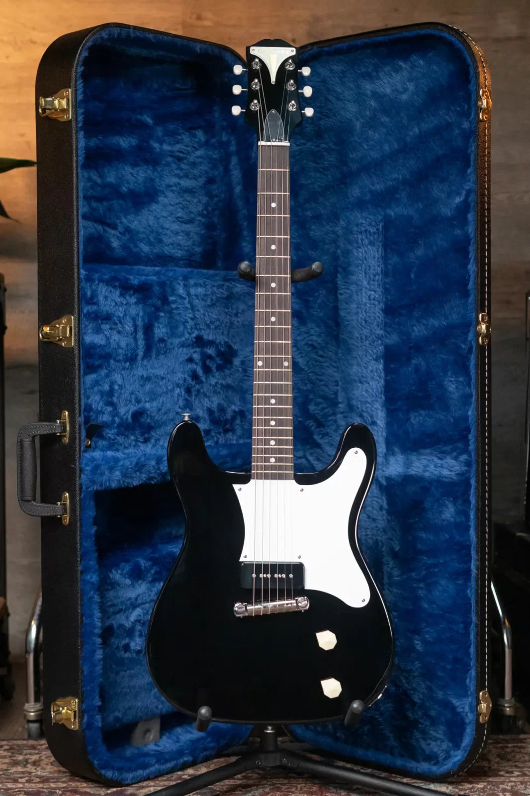 Epiphone USA Coronet - Ebony with a Hardshell Case