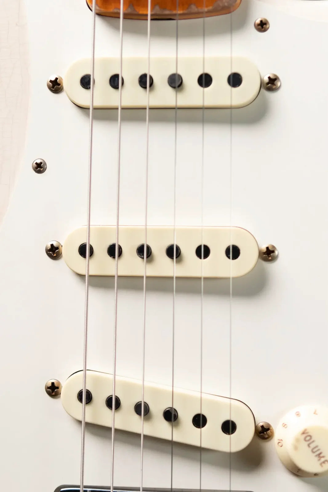 Fender Custom Shop Limited Edition Red Hot Hardtail Strat, 2A Flame Maple Neck and Fingerboard with Hardshell Case - Aged White Blonde