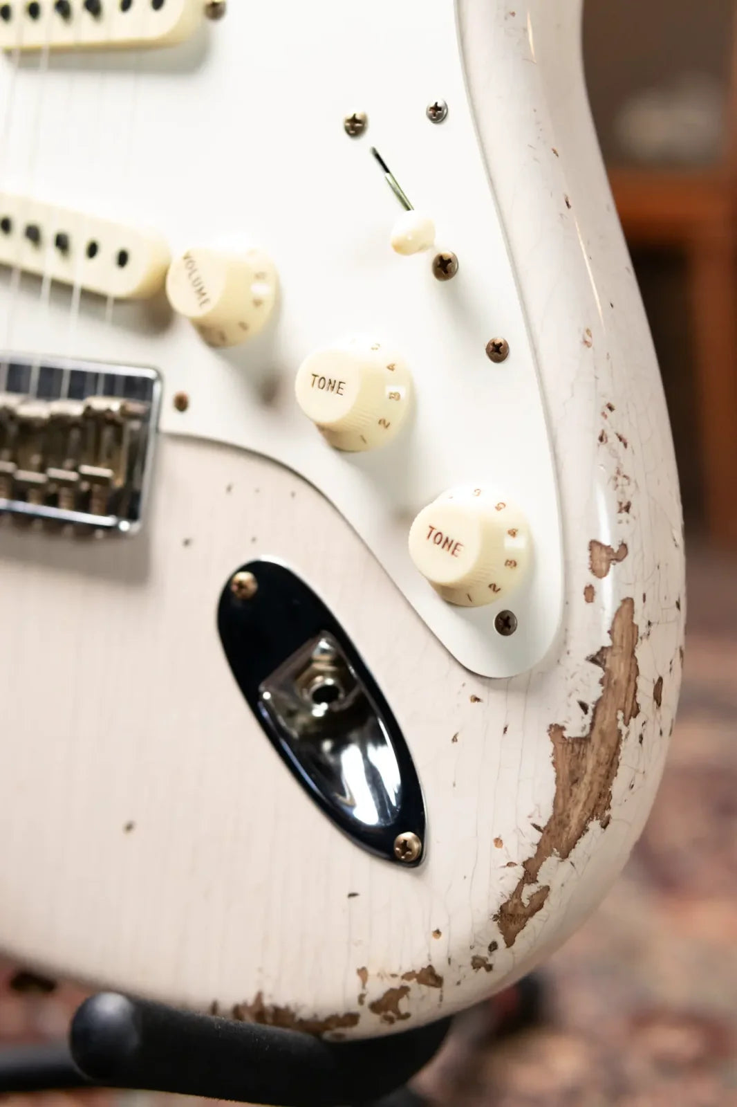 Fender Custom Shop Limited Edition Red Hot Hardtail Strat, 2A Flame Maple Neck and Fingerboard with Hardshell Case - Aged White Blonde