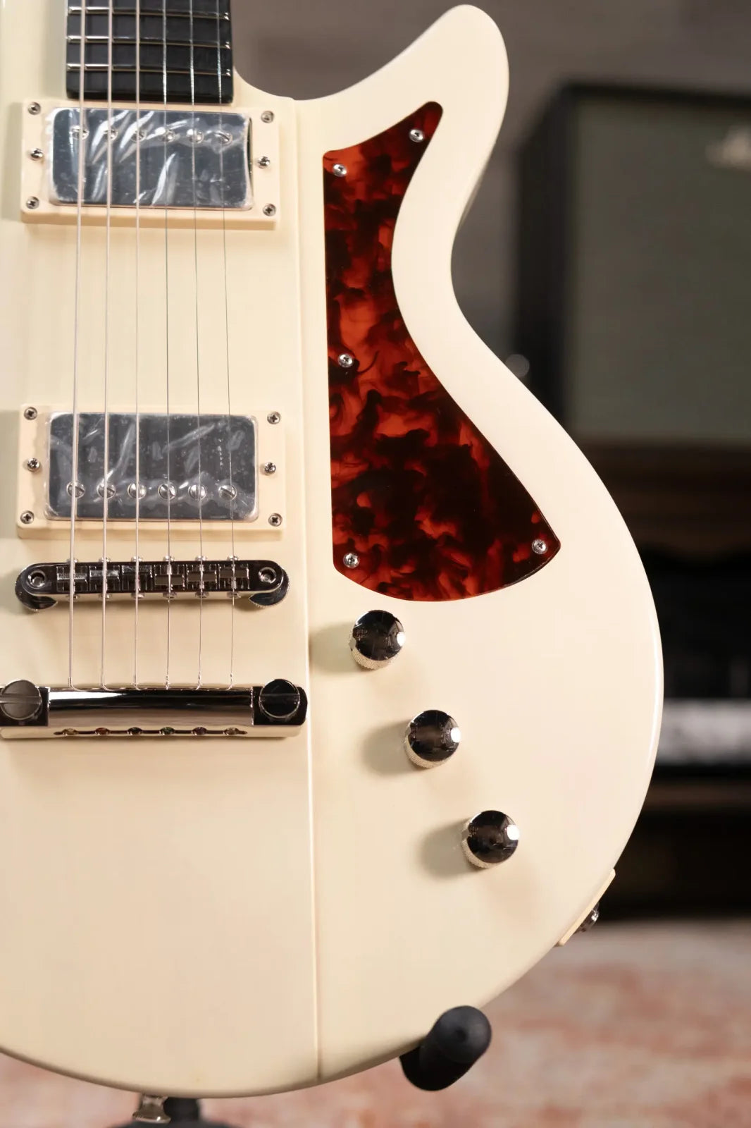 Eastman Juliet - Pomona Blonde with Soft Case