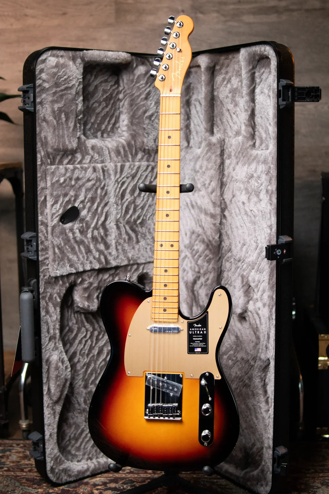 Fender American Ultra II Telecaster - Ultraburst with Hardshell Case