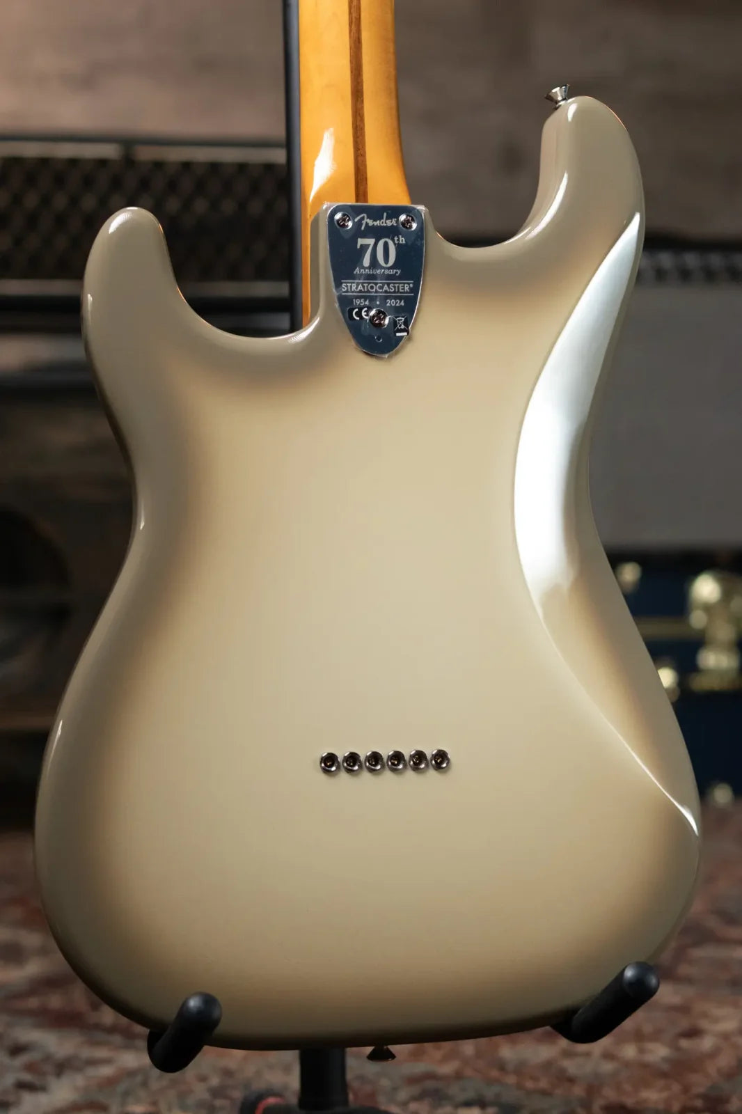 Fender 70th Anniversary Antigua Stratocaster, Rosewood Fingerboard - Antigua with Vintage-Style Black Hardshell Case