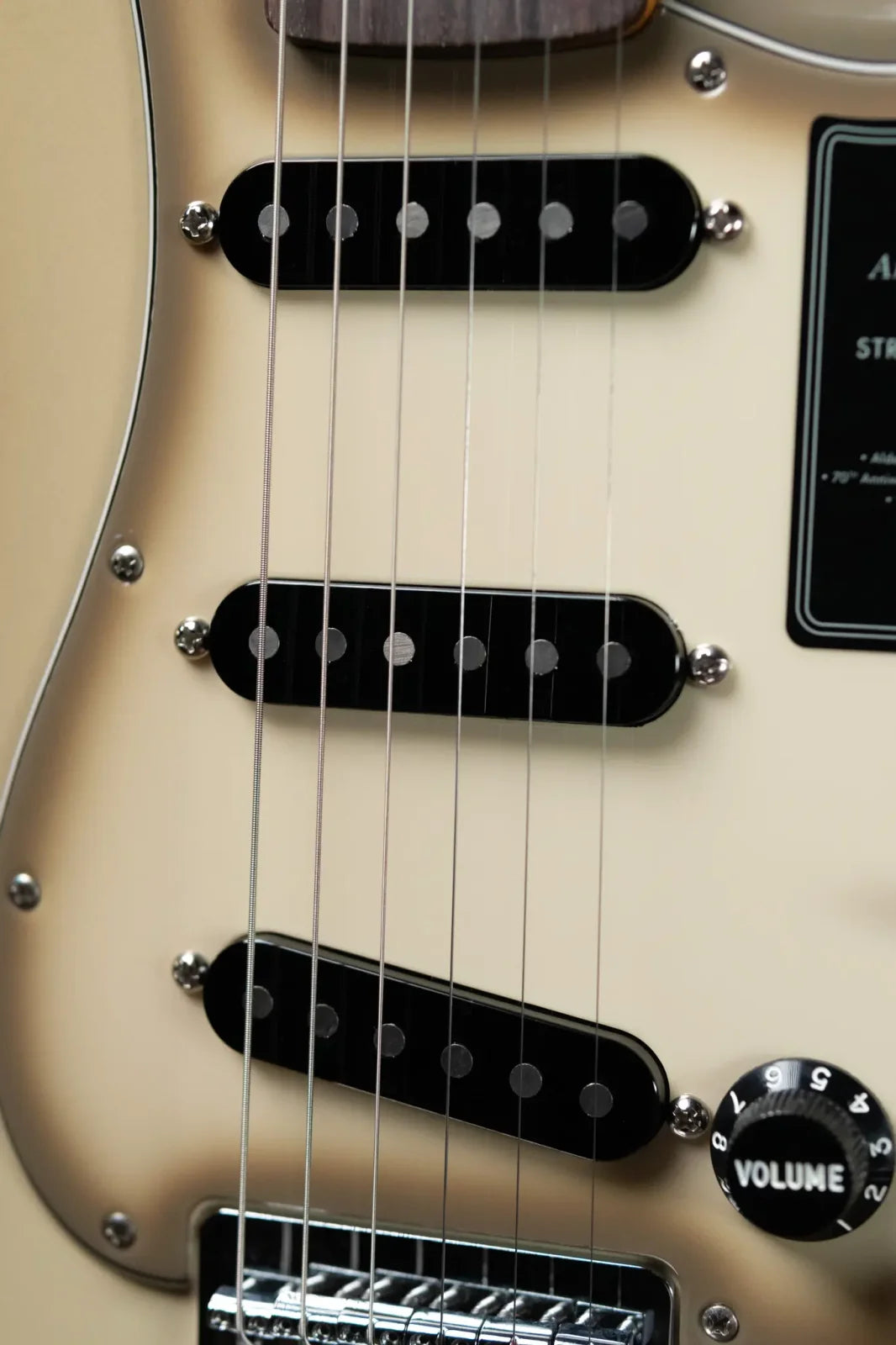 Fender 70th Anniversary Antigua Stratocaster, Rosewood Fingerboard - Antigua with Vintage-Style Black Hardshell Case