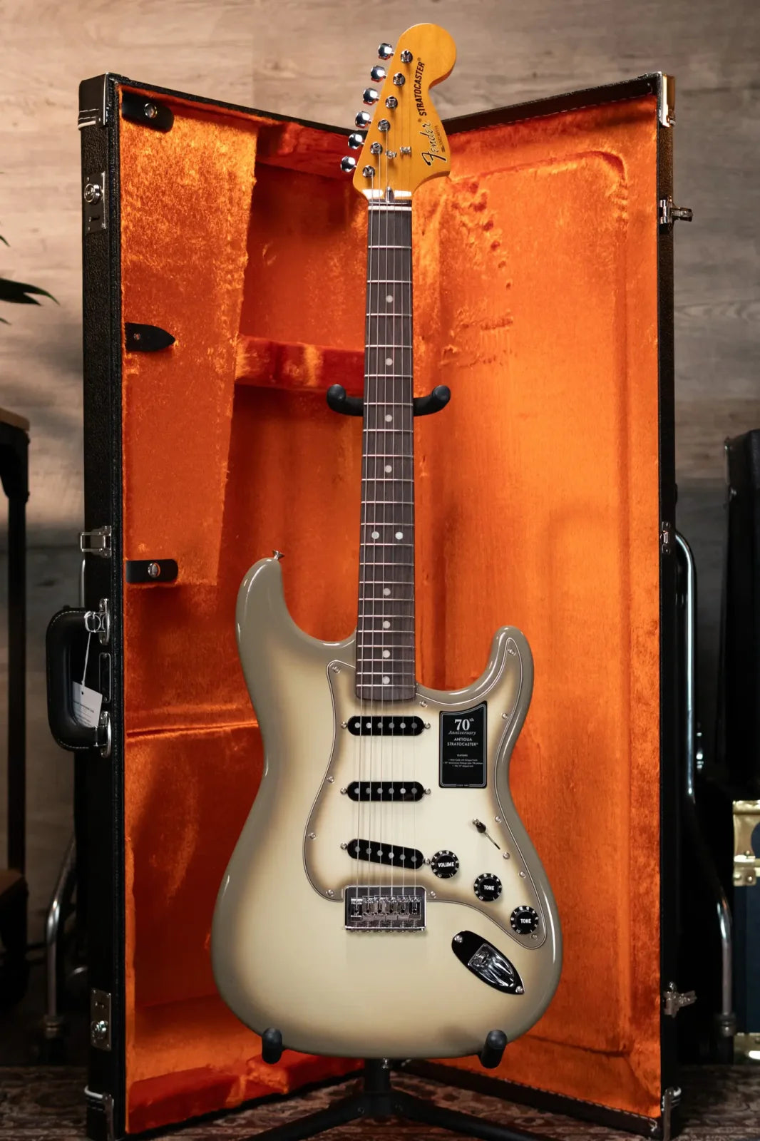 Fender 70th Anniversary Antigua Stratocaster, Rosewood Fingerboard - Antigua with Vintage-Style Black Hardshell Case
