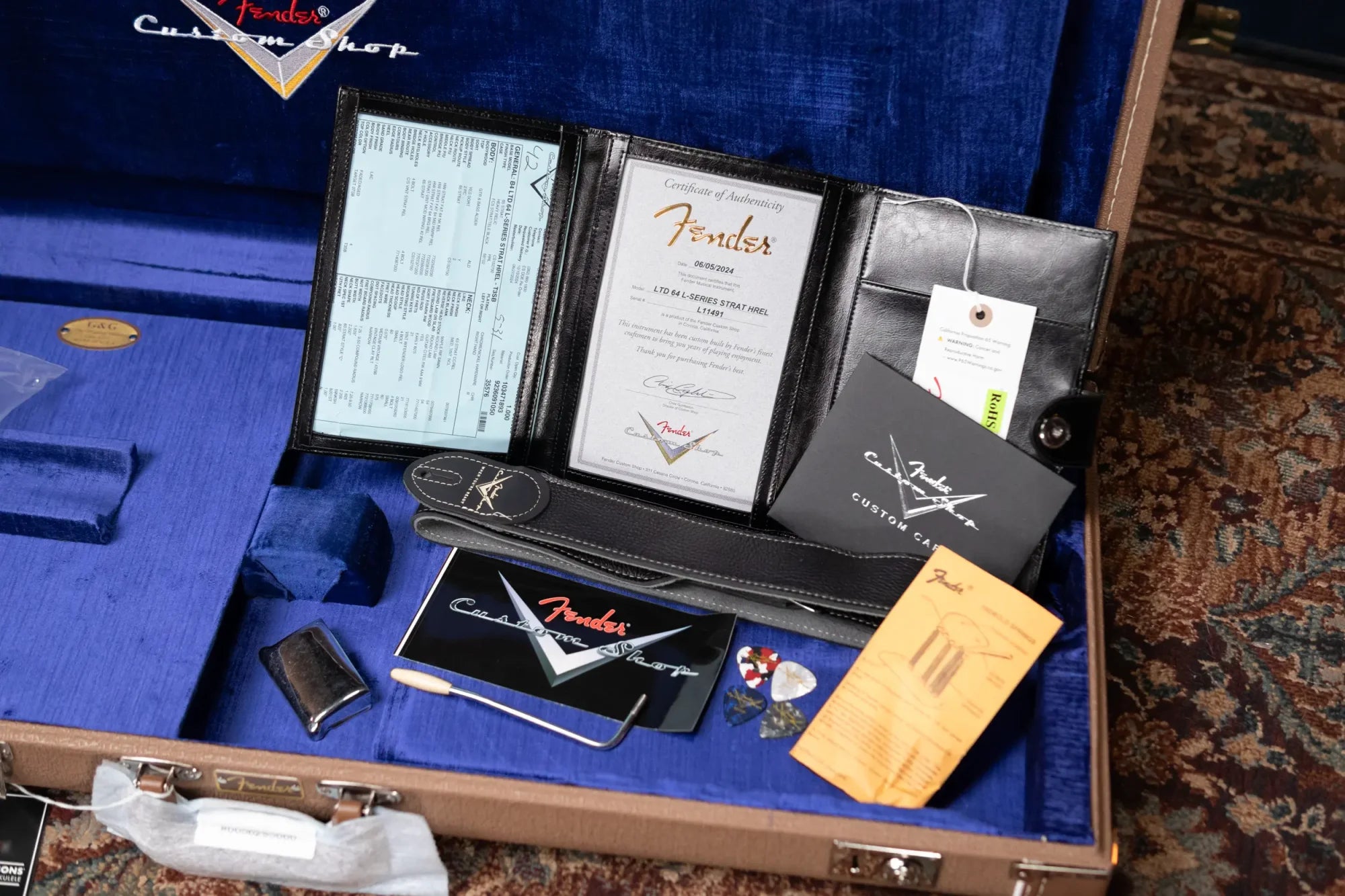 Fender Custom Shop Limited Edition 1964 L-Series Stratocaster Heavy Relic - 3-Color Sunburst with Hardshell Case