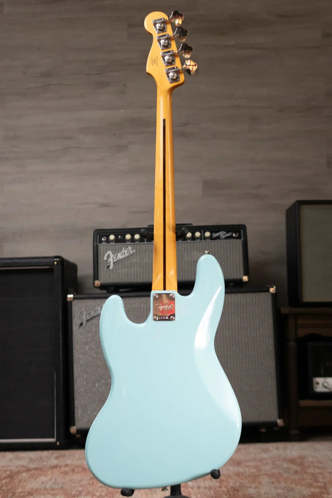 new 8.9 lb Squier Classic Vibe 60s Jazz Bass Daphne Blue haggertys 09