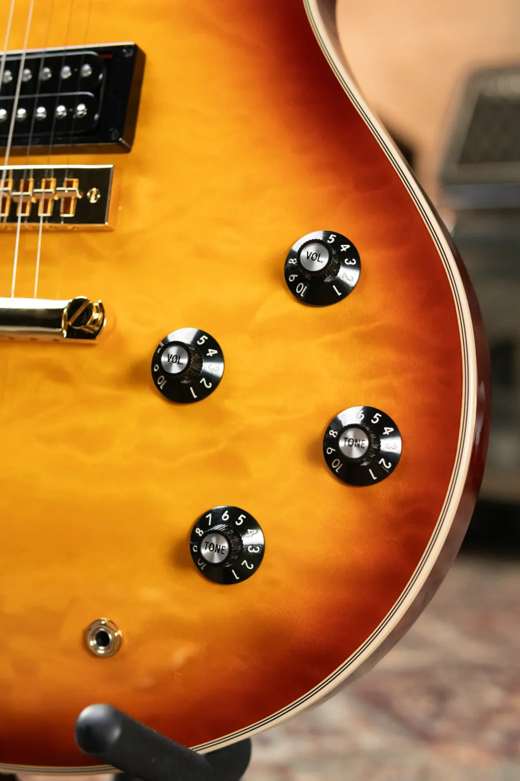 EVH SA-126 Special, QM - Tobacco Sunburst with Hardshell Case