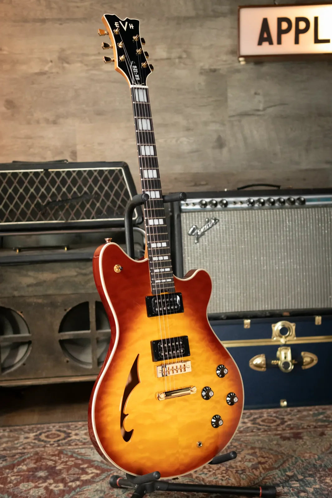 EVH SA-126 Special, QM - Tobacco Sunburst with Hardshell Case