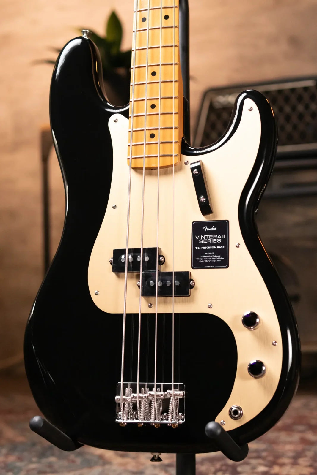 Fender Vintera II '50s Precision Bass, Maple Fingerboard - Black with Deluxe Gig Bag