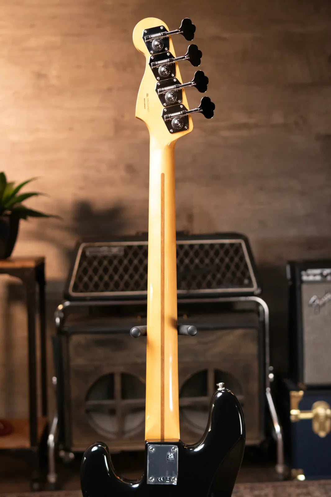 Fender Vintera II '50s Precision Bass, Maple Fingerboard - Black with Deluxe Gig Bag
