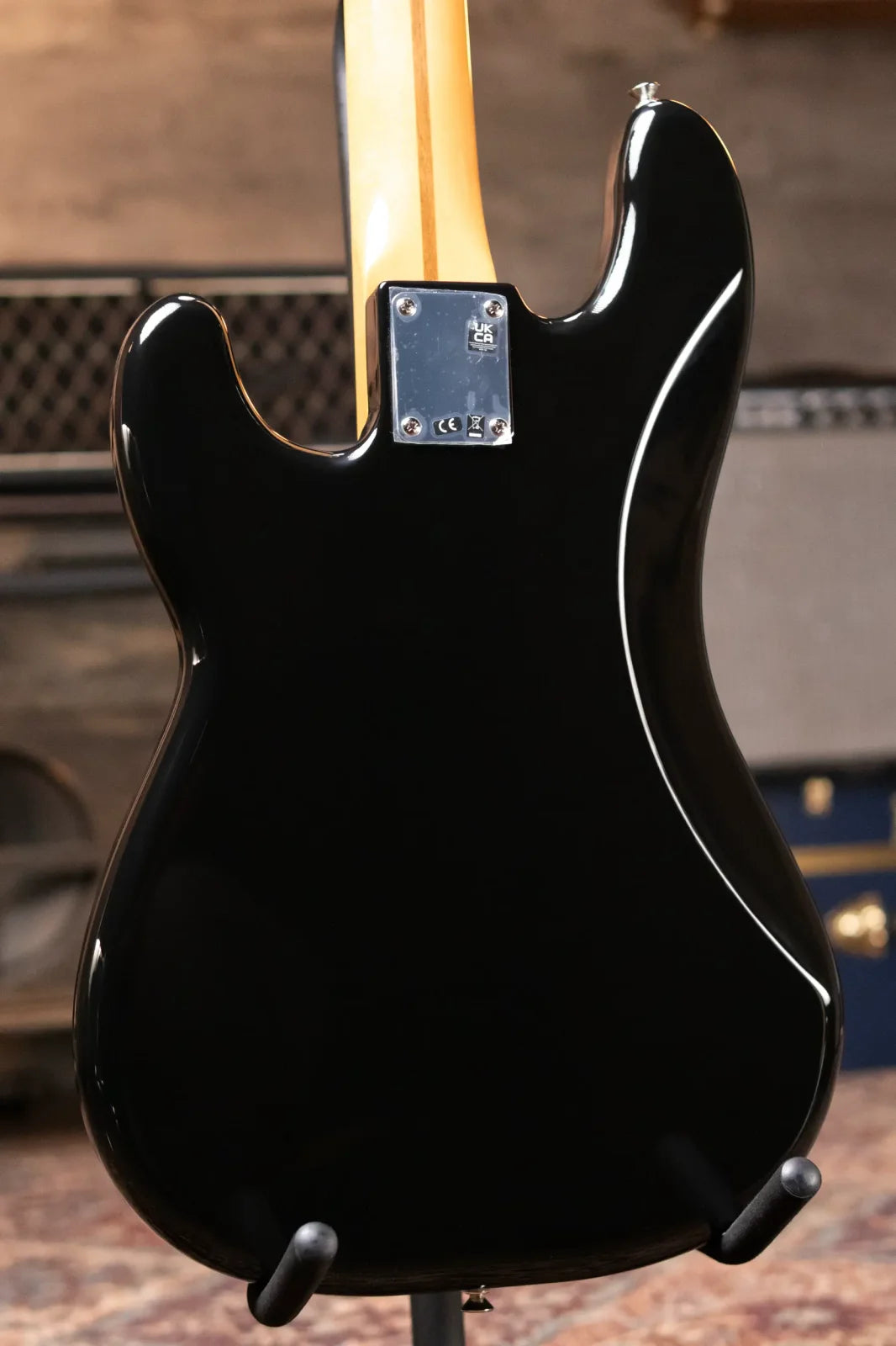 Fender Vintera II '50s Precision Bass, Maple Fingerboard - Black with Deluxe Gig Bag