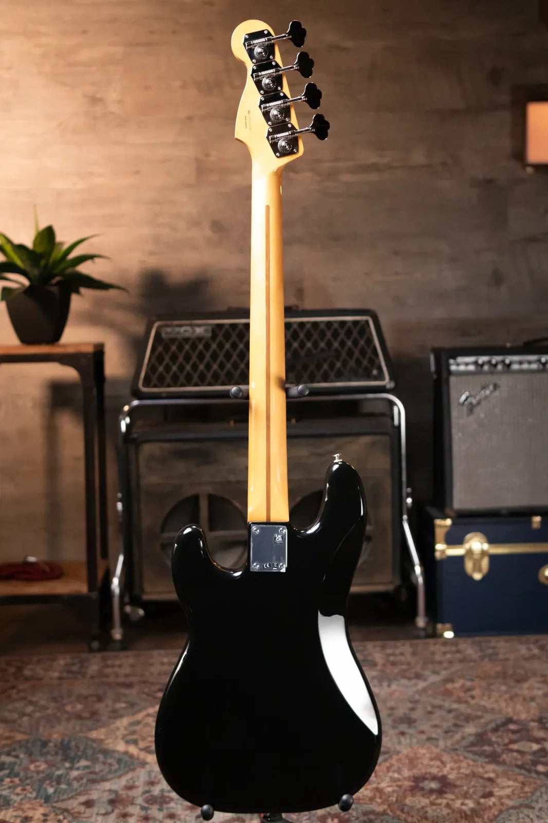 Fender Vintera II '50s Precision Bass, Maple Fingerboard - Black with Deluxe Gig Bag