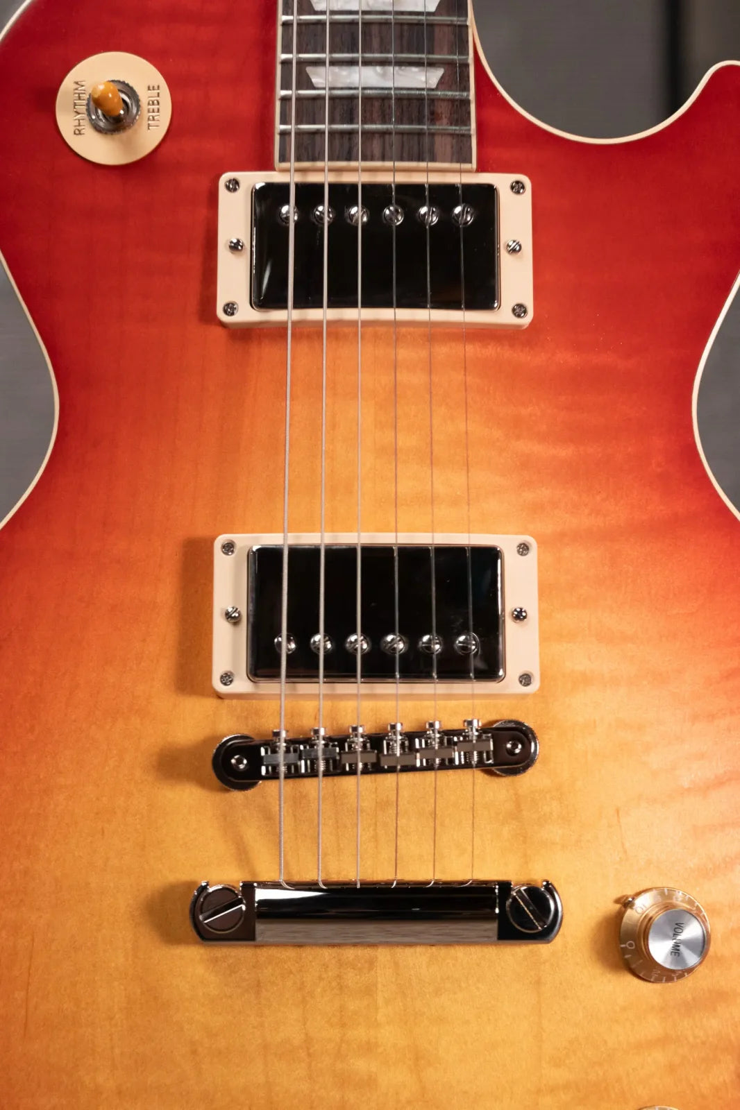 Gibson Les Paul Standard '60s Faded - Vintage Cherry Sunburst with Hardshell Case