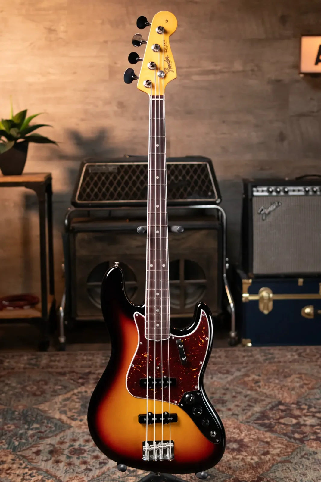 Fender American Vintage II 1966 Jazz Bass Rosewood Fingerboard - 3-Color Sunburst with Hardshell Case